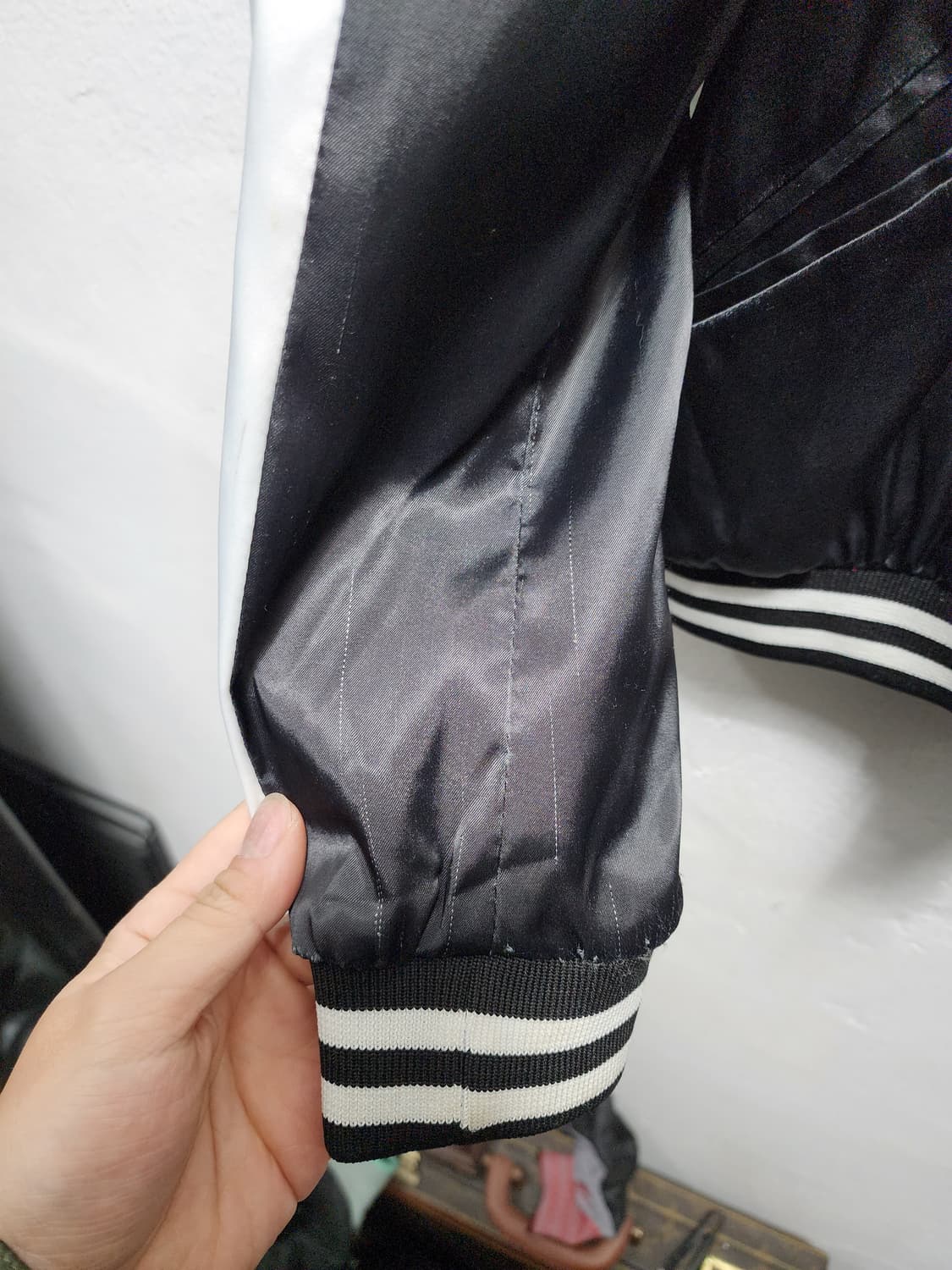 자라 호랑이 용 자수 블랙 야구점퍼 상품이미지3