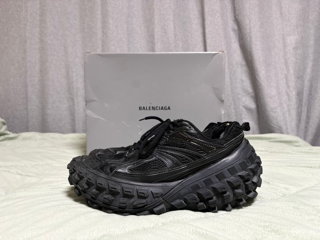 발렌시아가 디펜더 42 블랙 상품이미지2