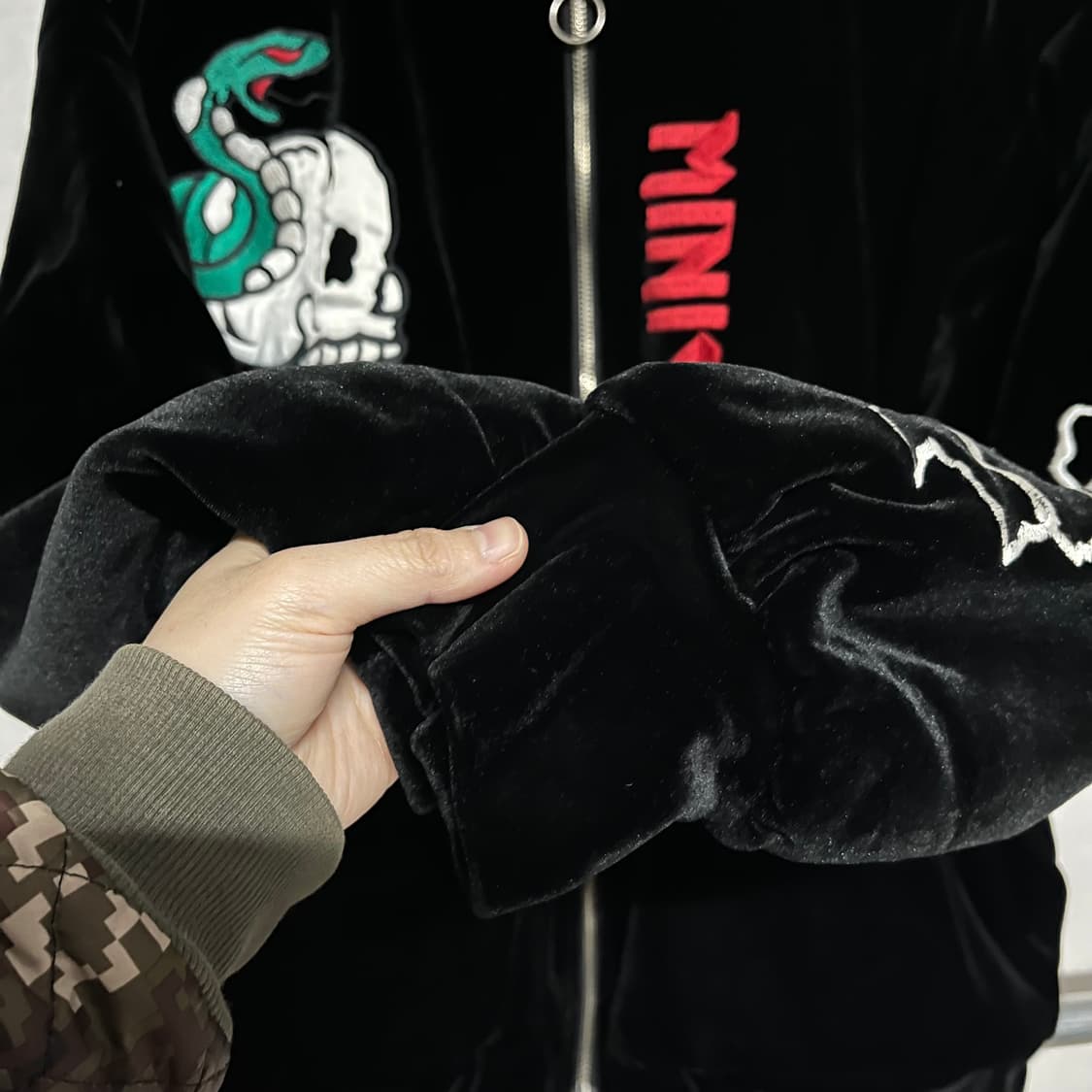 MINICAPSULE 벨벳 블랙 스컬 자켓 S 상품이미지5