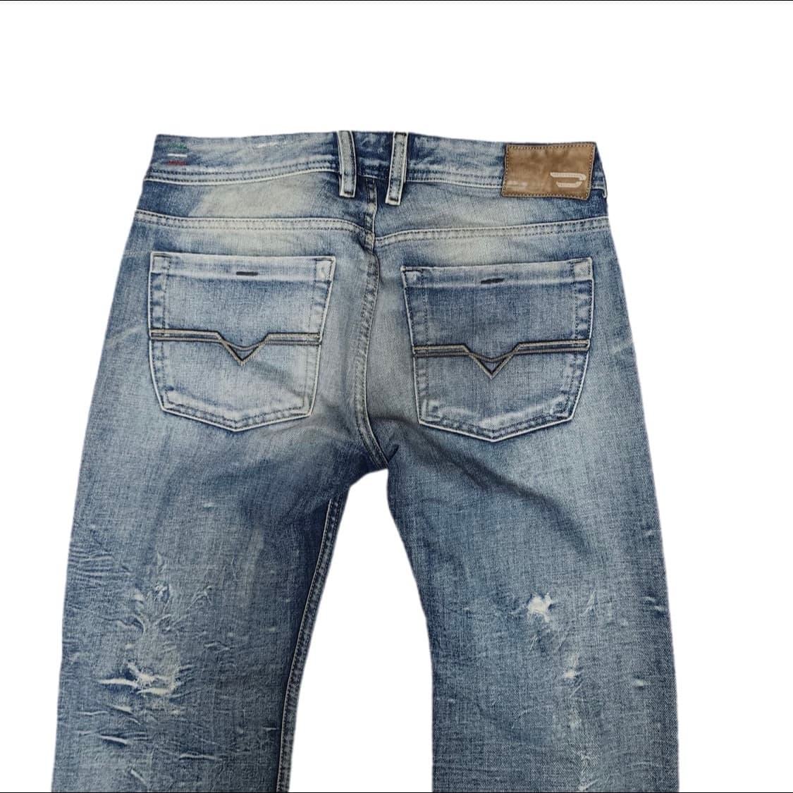 디젤 ZATHAN 연청 워시드 플레어데님팬츠 상품이미지3