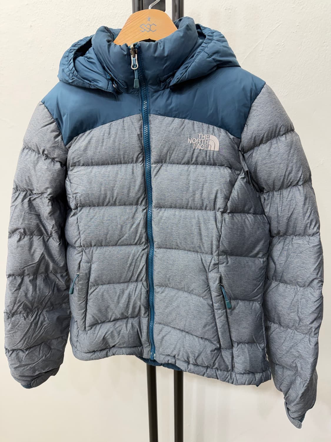 정품) 노스페이스 여성 700필 구스패딩 M 상품이미지3