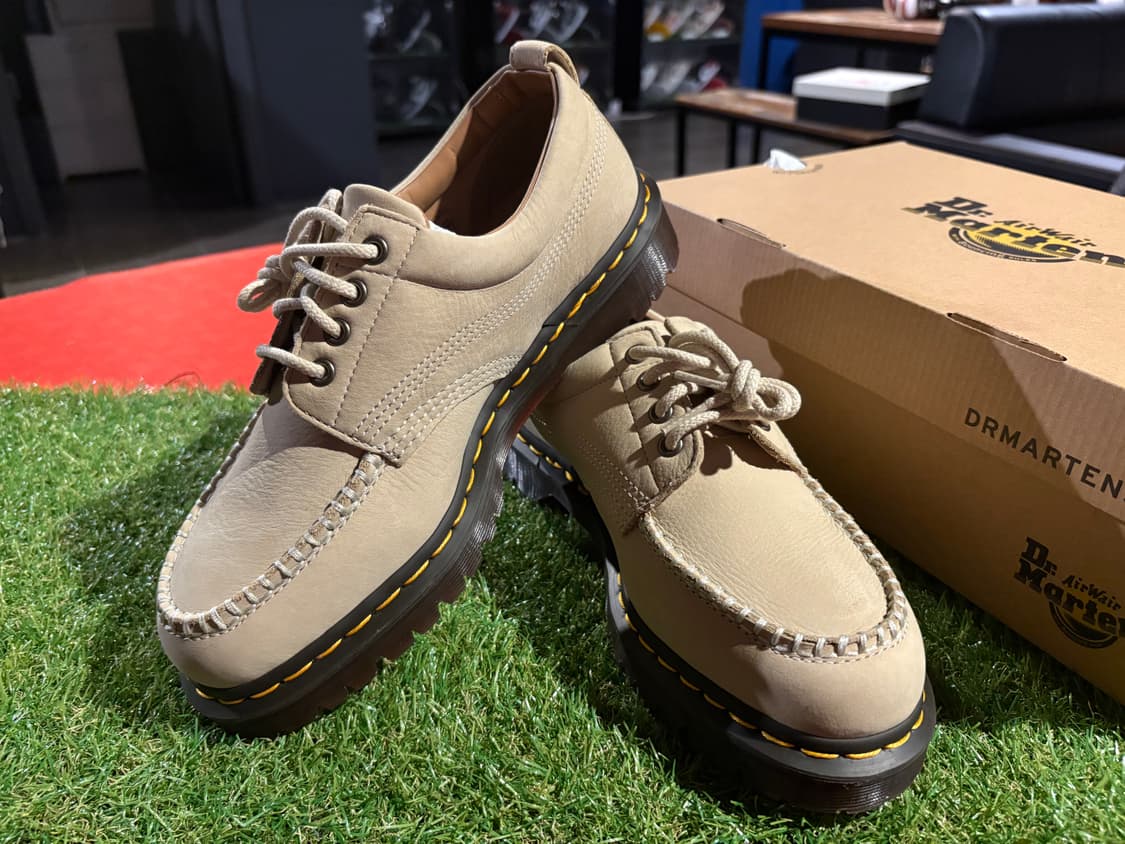 [새상품/270] 닥터마틴 로웰 정가이하 판매 상품이미지2