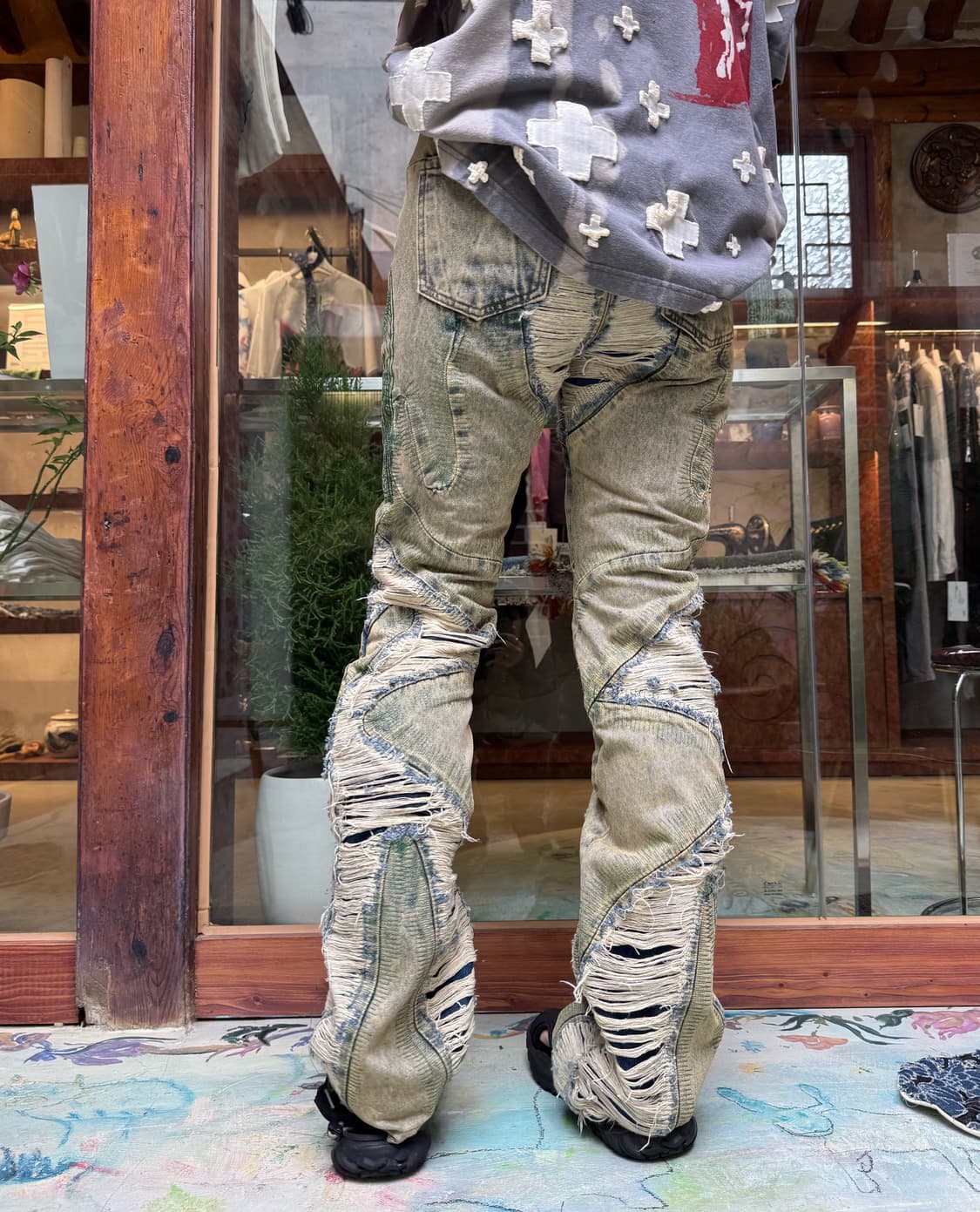 Who desides war embroidery jean 상품이미지8