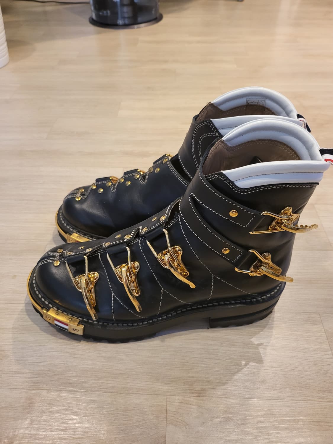 톰브라운 부츠 판매(270) 상품이미지1