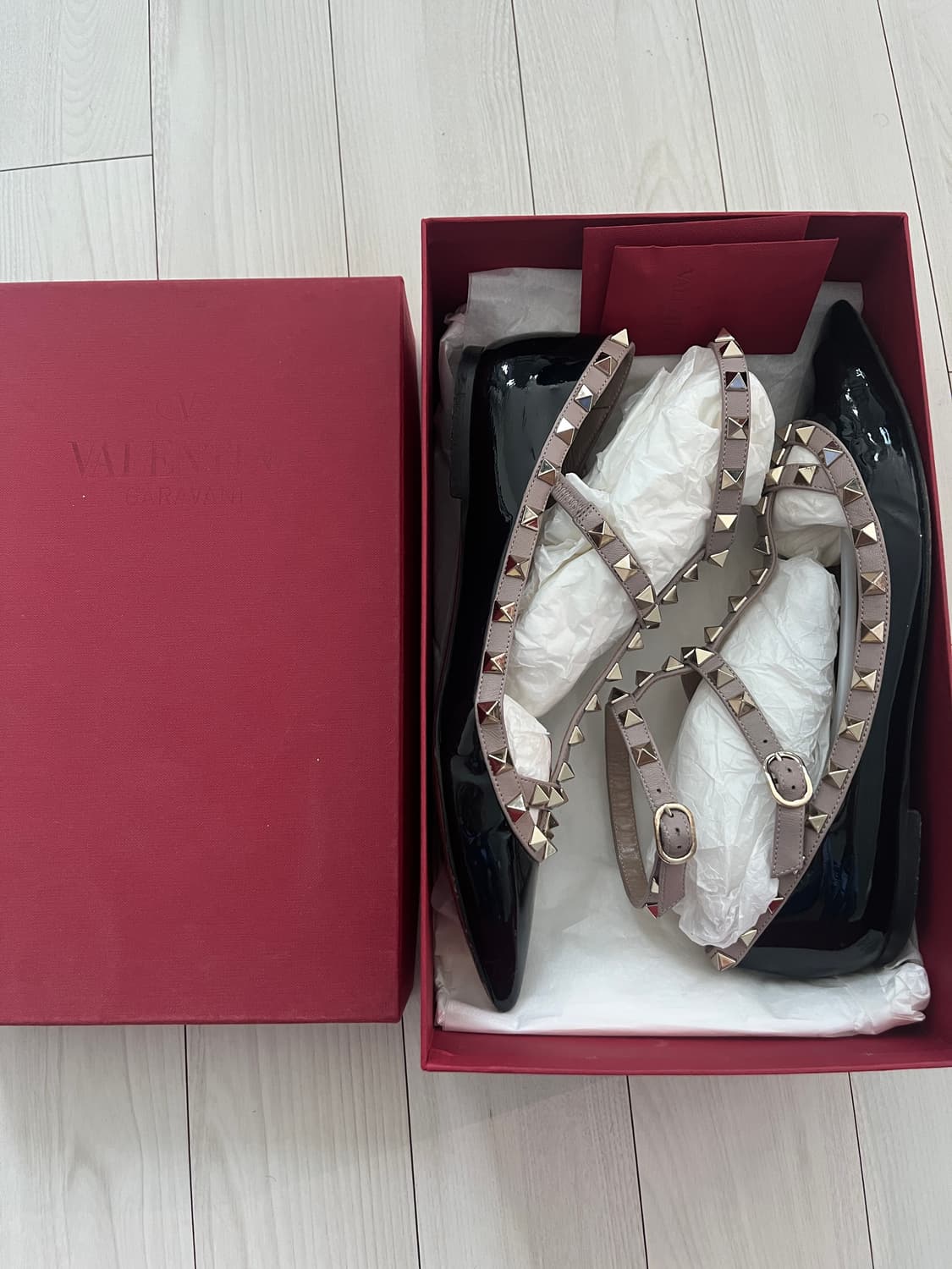 발렌티노 락스터드 메리제인 플랫 슈즈  상품이미지1