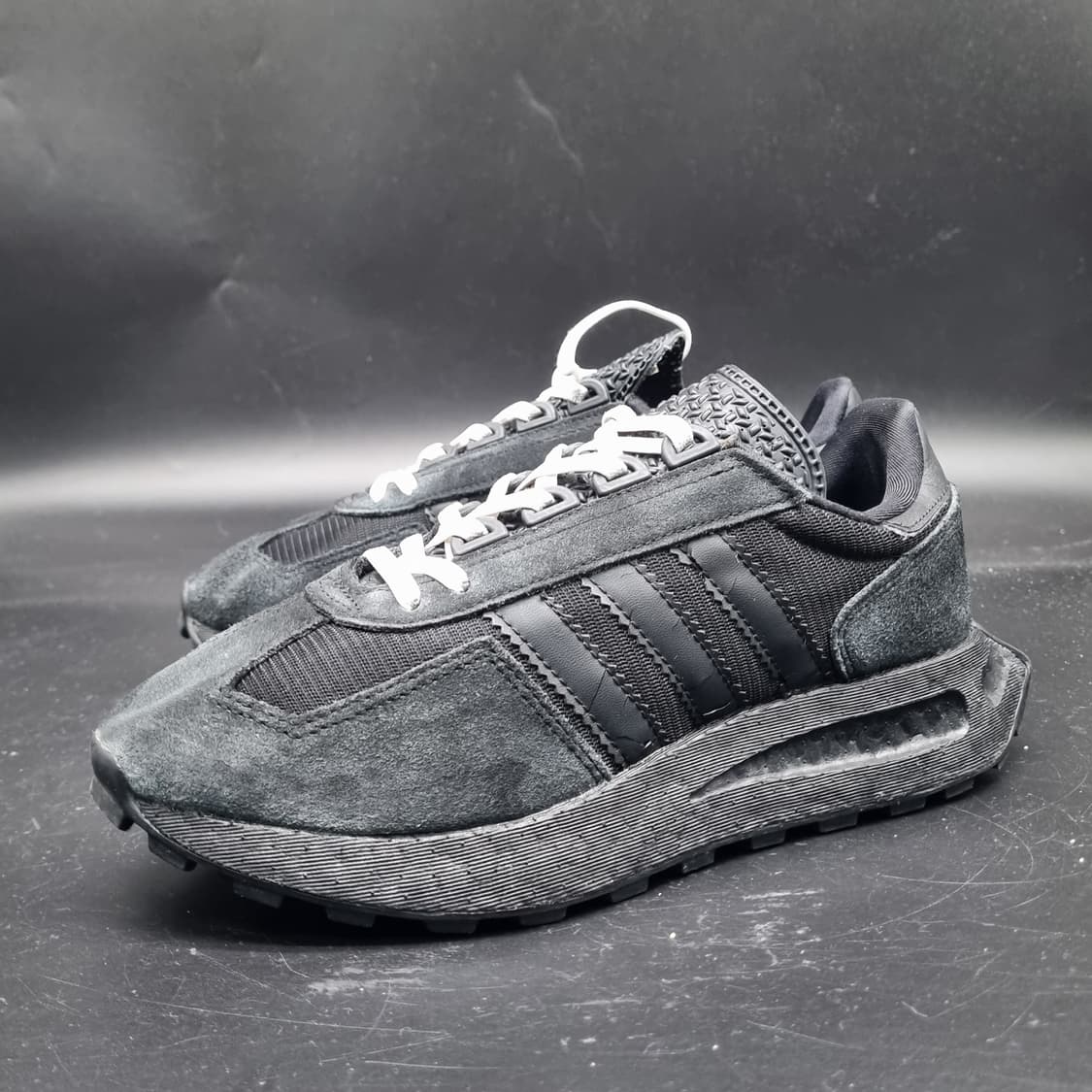 아디다스 레트로피 e0 스니커즈235 상품이미지1