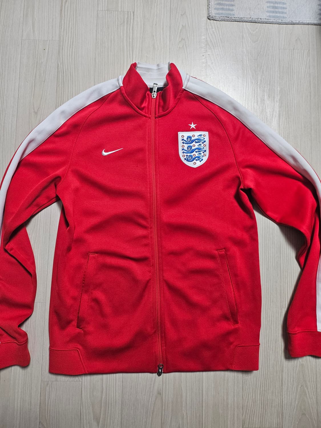나이키 잉글랜드 트랙탑 상품이미지1