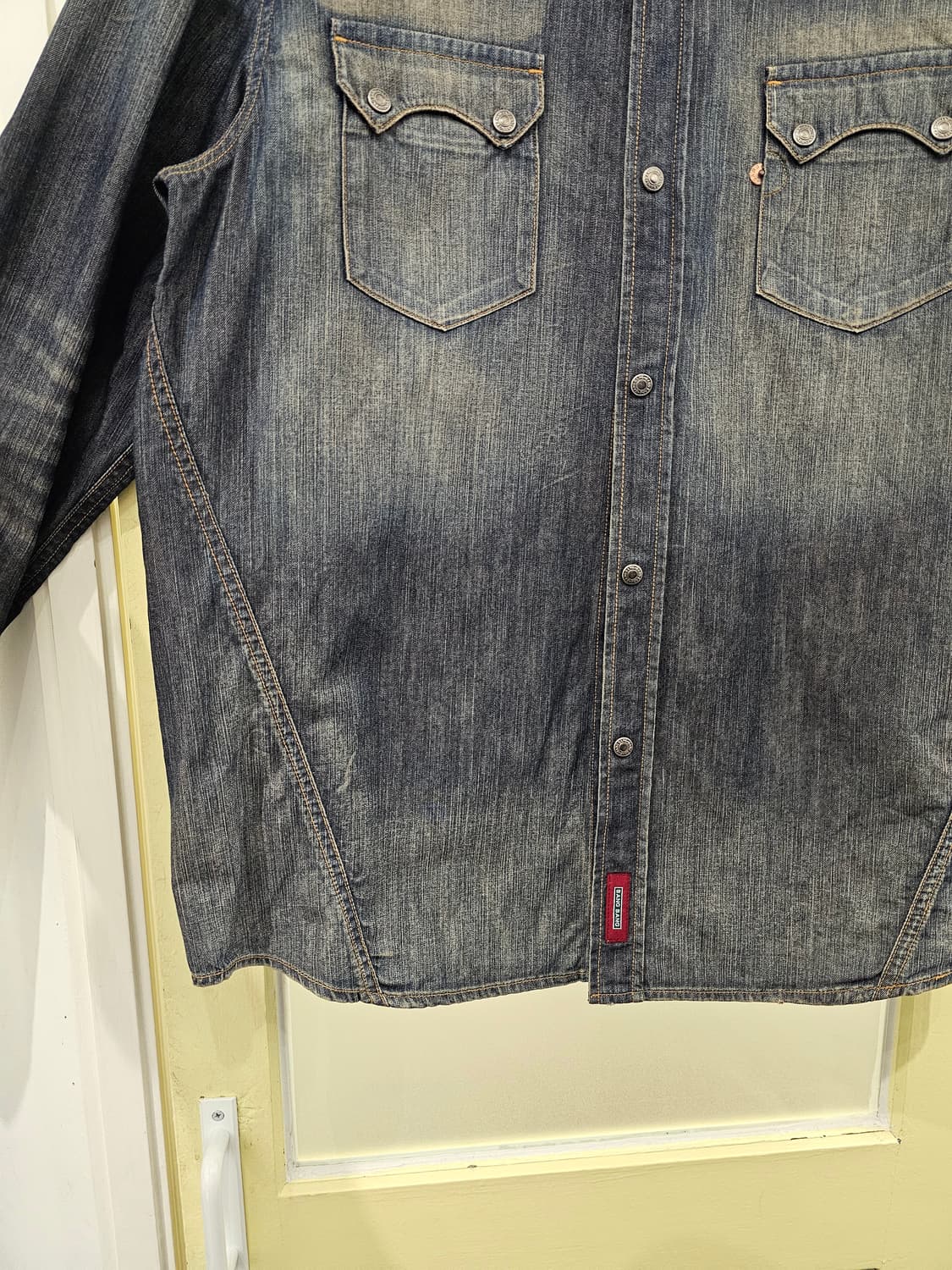 Bangbang 워싱 절개 데님셔츠 상품이미지5