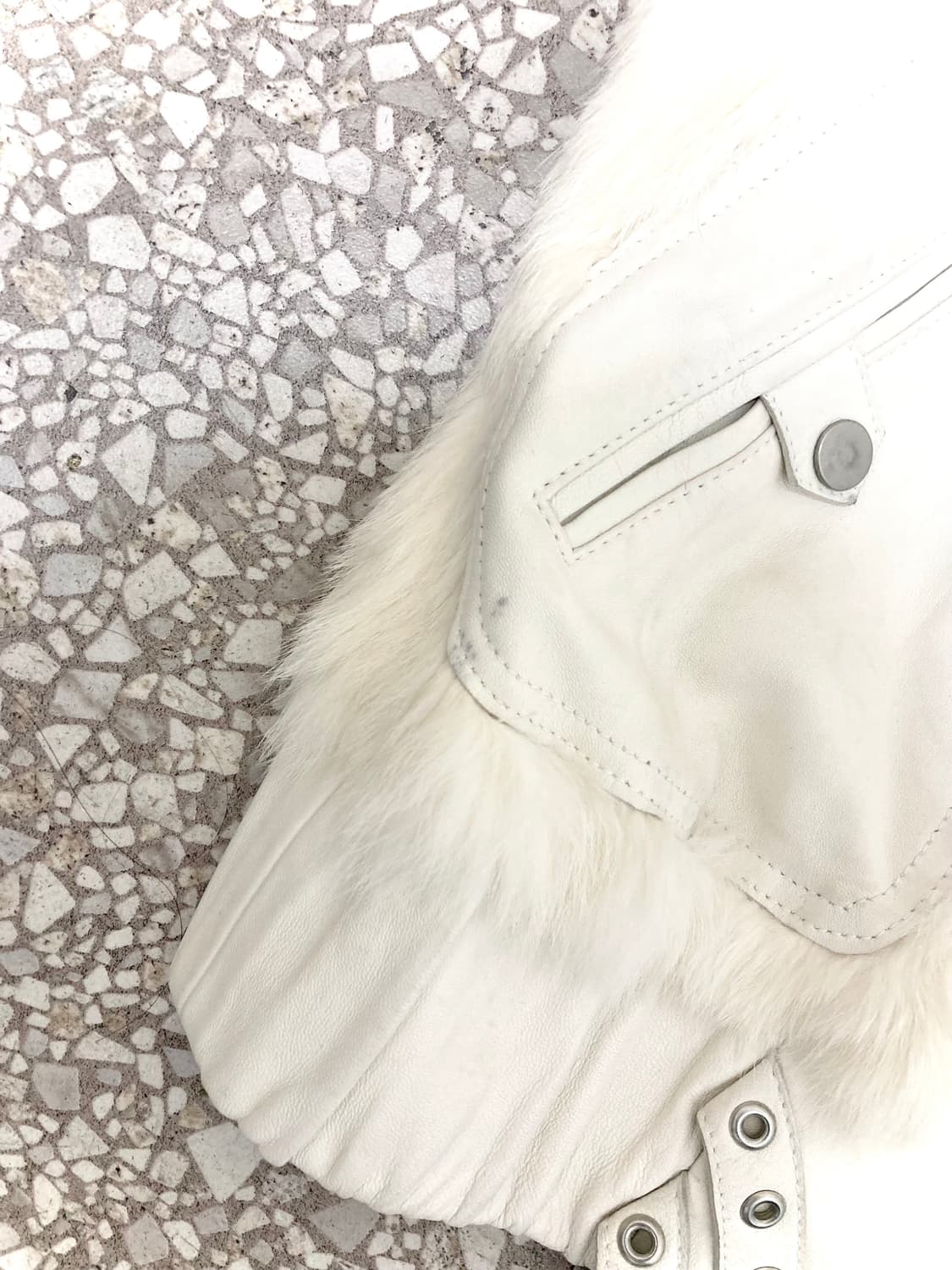 rabbit fur Ivory buckle vest 상품이미지3