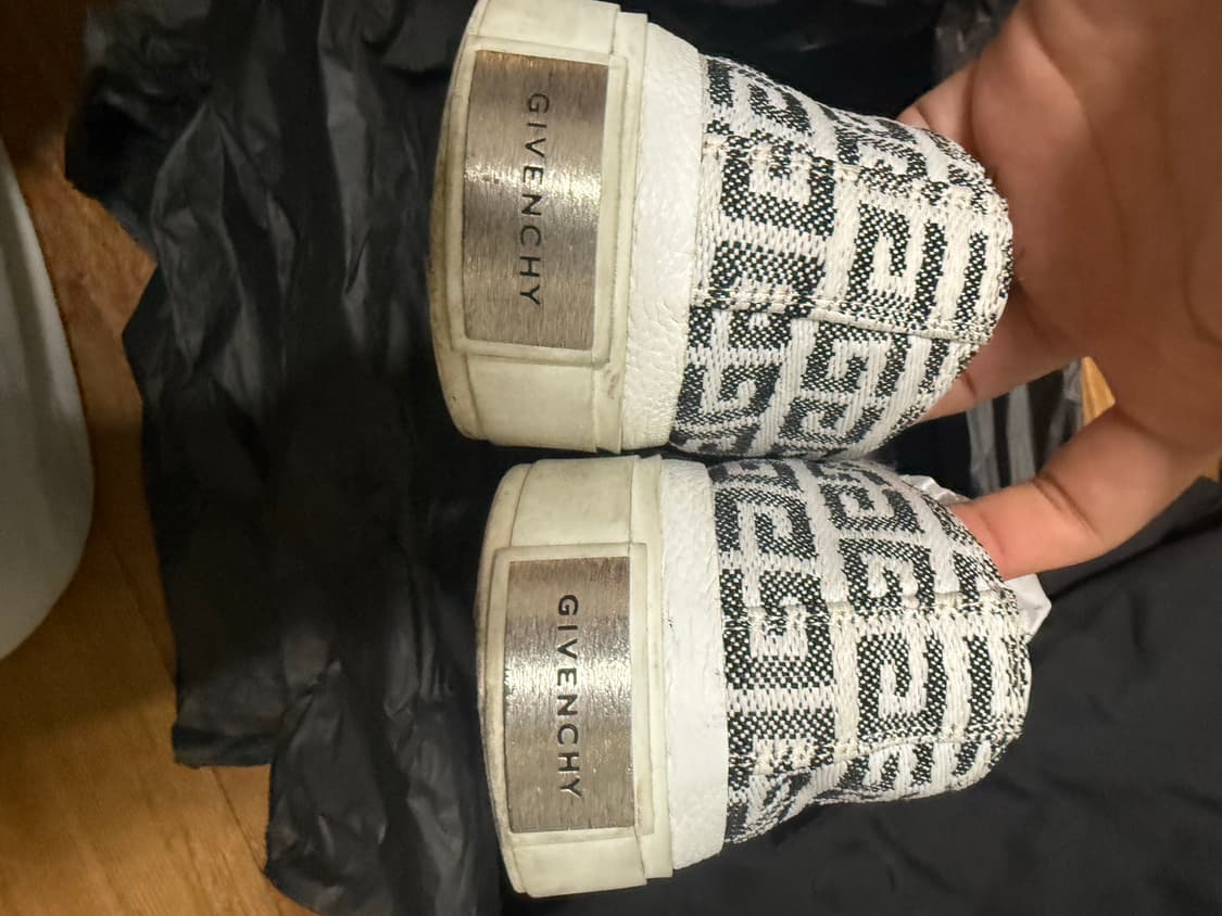 지방시 스니커즈 팔아유 상품이미지4