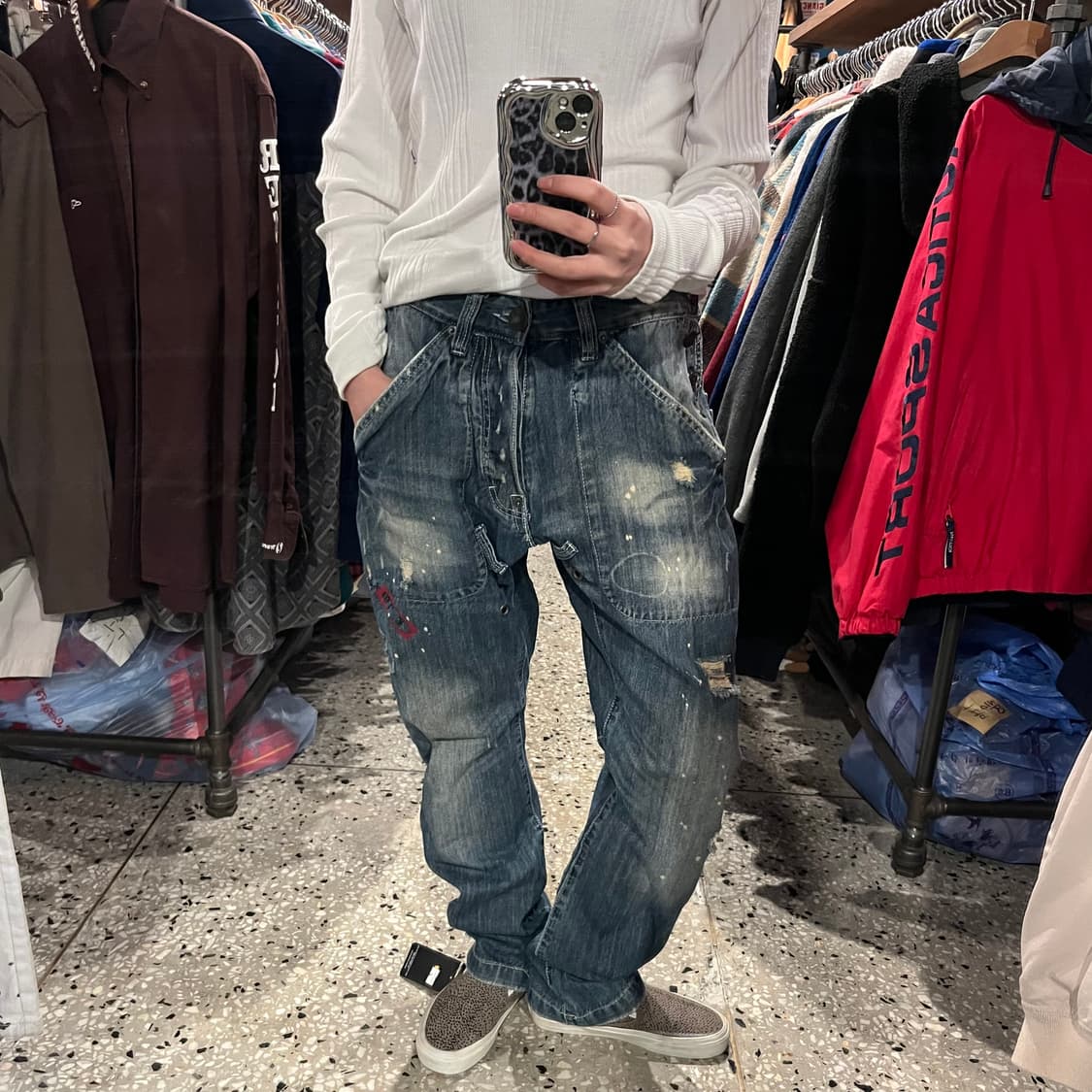 DSQUARED 디스퀘어드 페인트 워싱 루즈핏 데님팬츠  상품이미지1