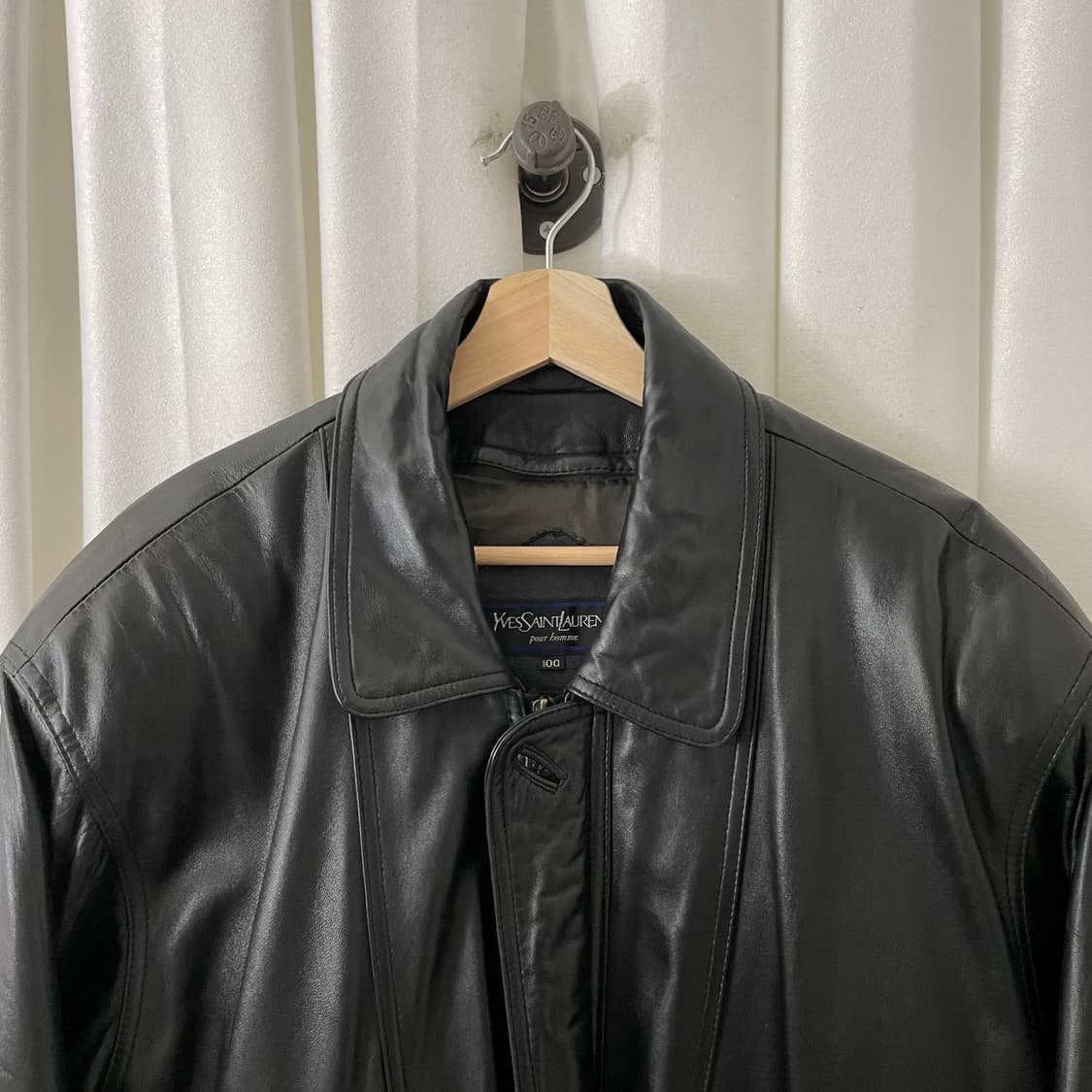 입생로랑 쉽 스킨 양가죽 봄버자켓 상품이미지3