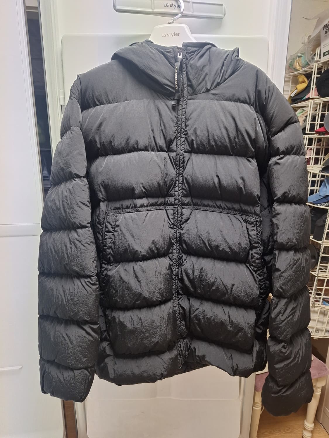 (XXL) cp컴퍼니 24fw 크롬-r 고글 다운 자켓 블랙 상품이미지1