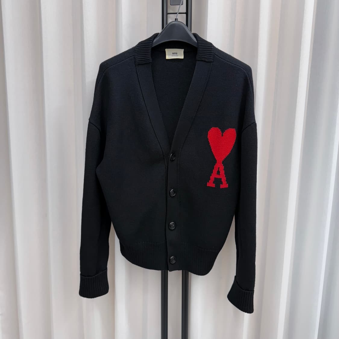 [L/백화점판] 아미 빅하트 로고 가디건 블랙 상품이미지1