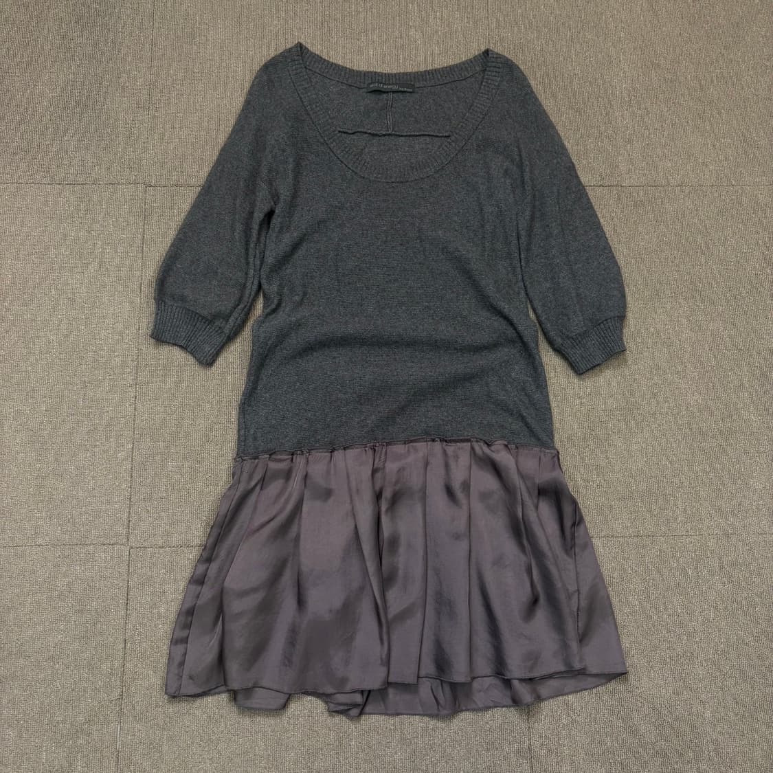 emit of energy by beams 빔즈 모헤어 새틴 원피스 상품이미지1