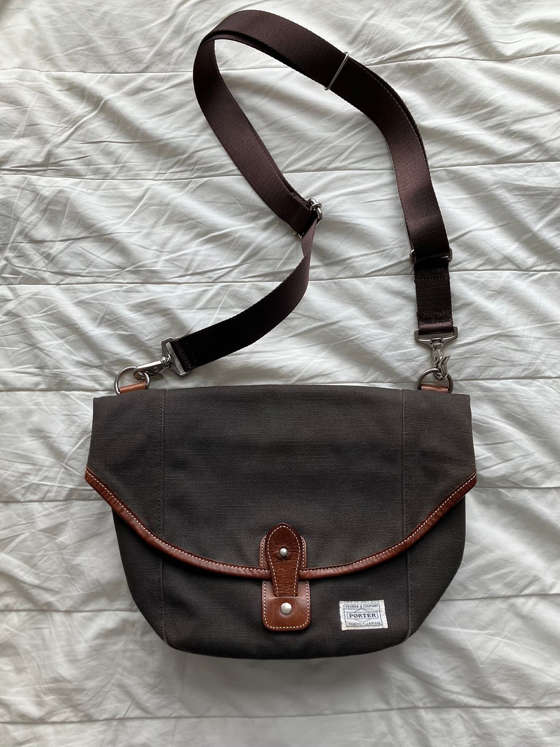 요시다포터 X 메디콤토이 콜라보 크로스백 상품이미지2