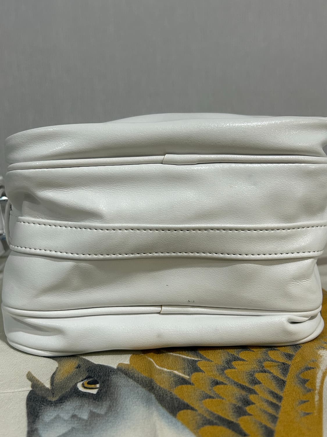 꼼데가르송 화이트크로스백 상품이미지10