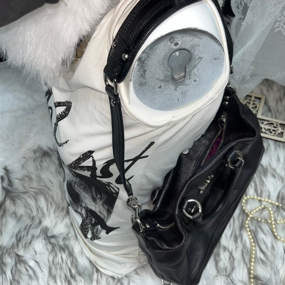 Coach 블랙 숄더백 상품이미지2