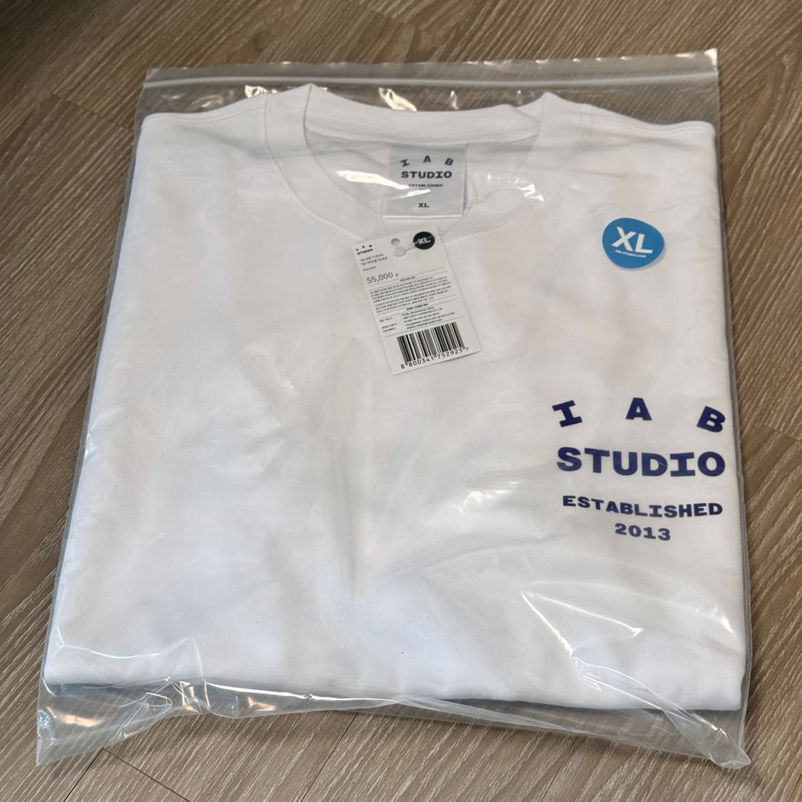 (XL)아이앱 스튜디오 2026 반팔 티셔츠 화이트 새상품 상품이미지3