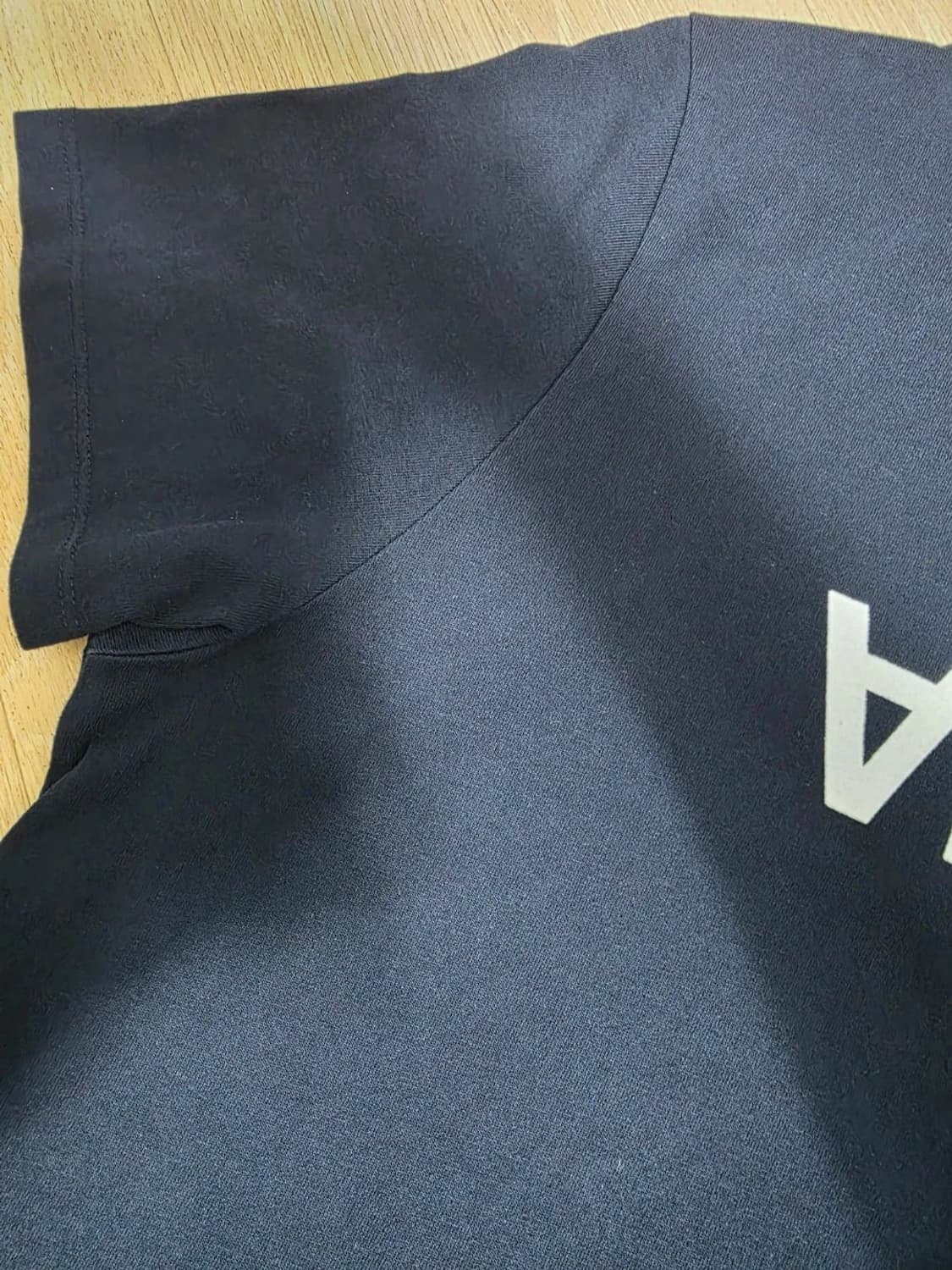 아페쎄 플록 프린팅 반팔티 네이비 XL 상품이미지4