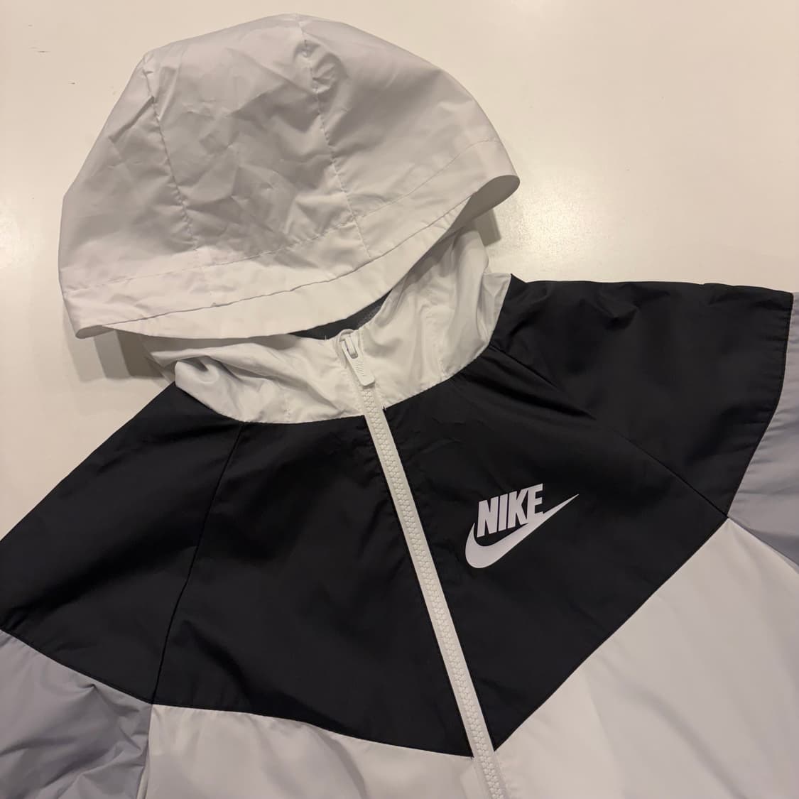 [L] 나이키 윈드러너 키즈 바람막이 블랙/화이트/그레이 후드 C255 상품이미지3