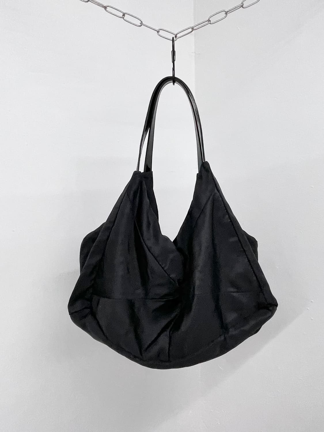 블랙 나일론 절개 호보백 상품이미지4