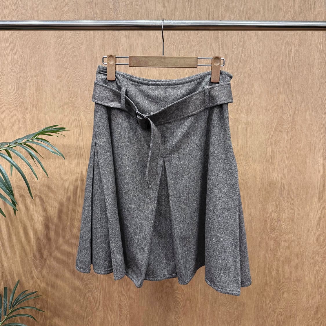 장폴고티에 팜므 울 블렌드 벨트 디테일 플리츠 미디 스커트 그레이 상품이미지1