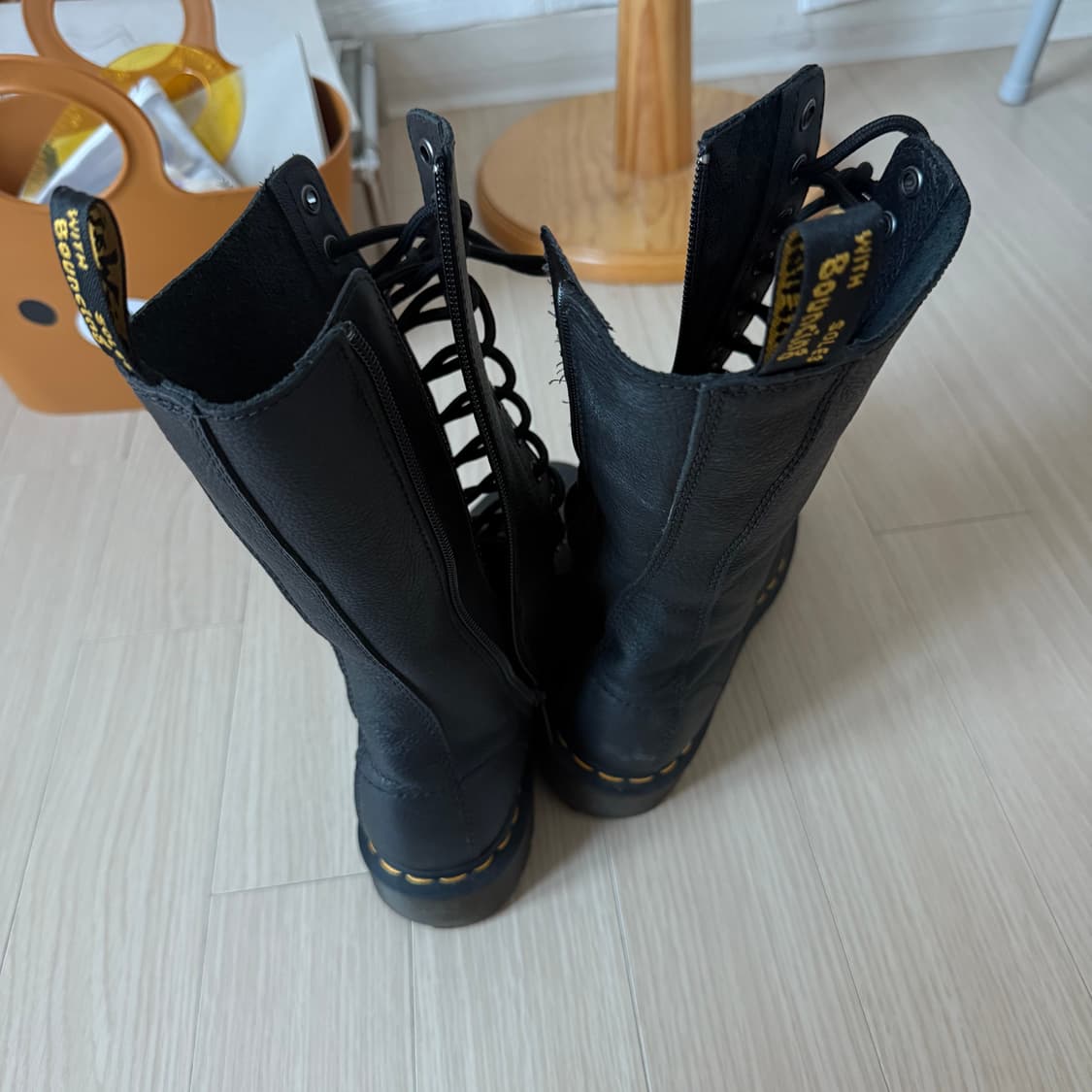닥터마틴 14홀 240 상품이미지3