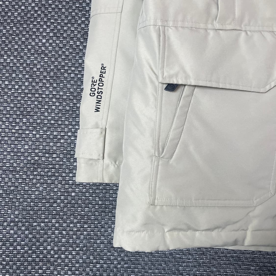 빈폴아웃도어 윈도스토어 폴라 카키 베이지 다운 패딩 100 상품이미지5