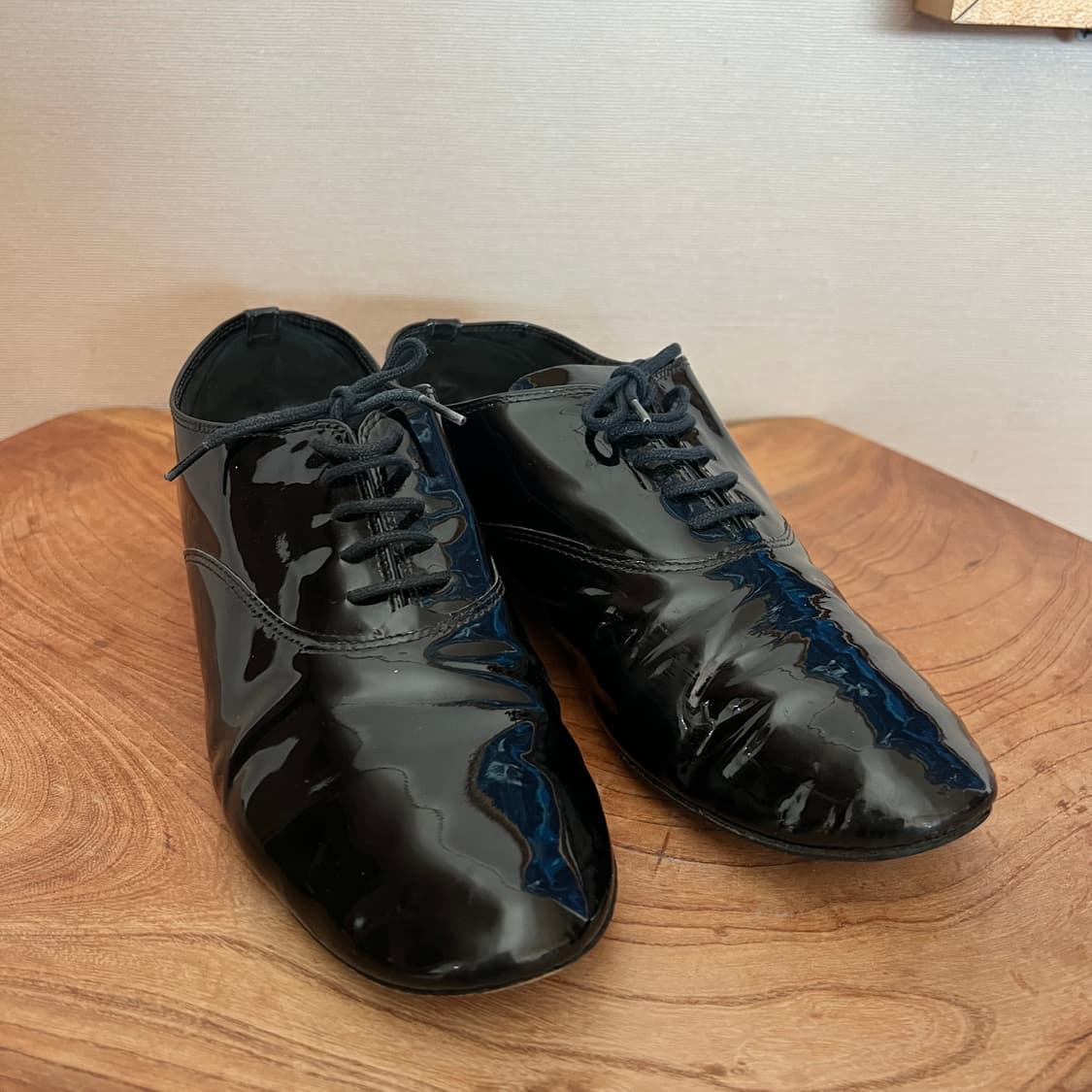 레페토 지지 블랙 유광 38.5 상품이미지1