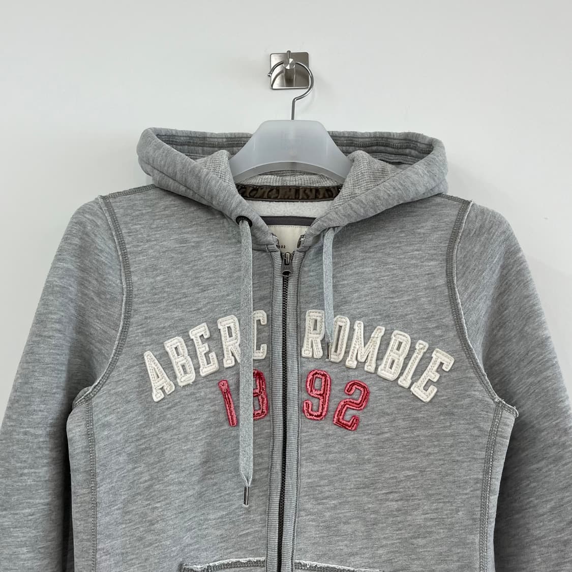 아베크롬비 자수로고 라이트 그레이 후드집업 상품이미지4