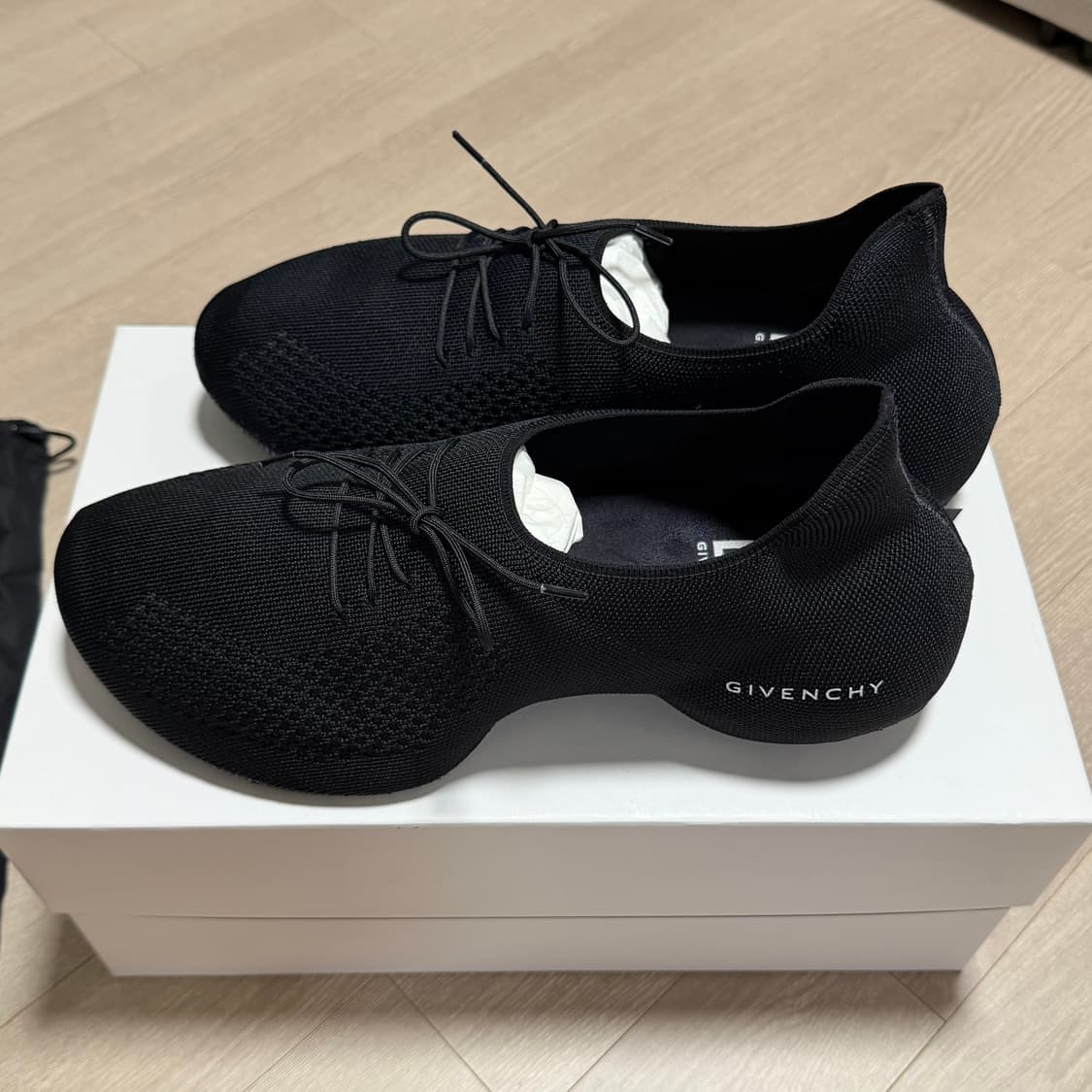 지방시 TK-360 니트 스니커즈 블랙 상품이미지1