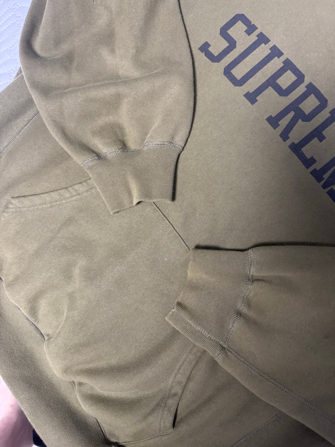 [XXL] 슈프림 바시티 후드 스웨트셔츠 다크 올리브 - 23FW 상품이미지3