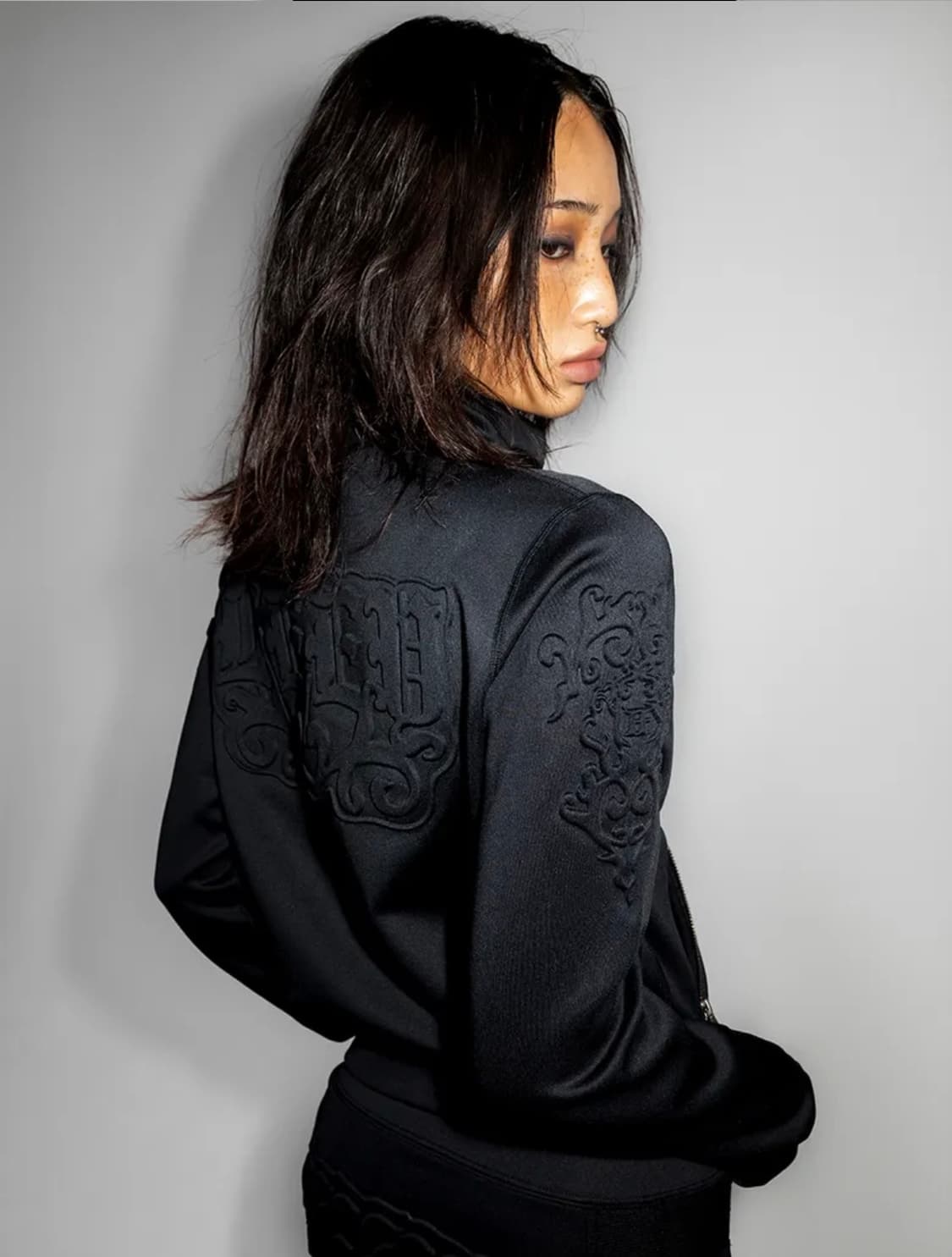 (택포)yeel 와이이이엘 로고 패치 집업 블랙 상품이미지1