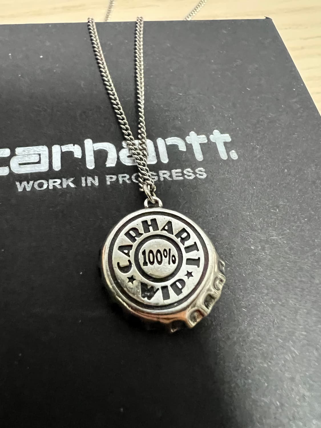칼하트 실버 목걸이 병뚜껑 상품이미지3