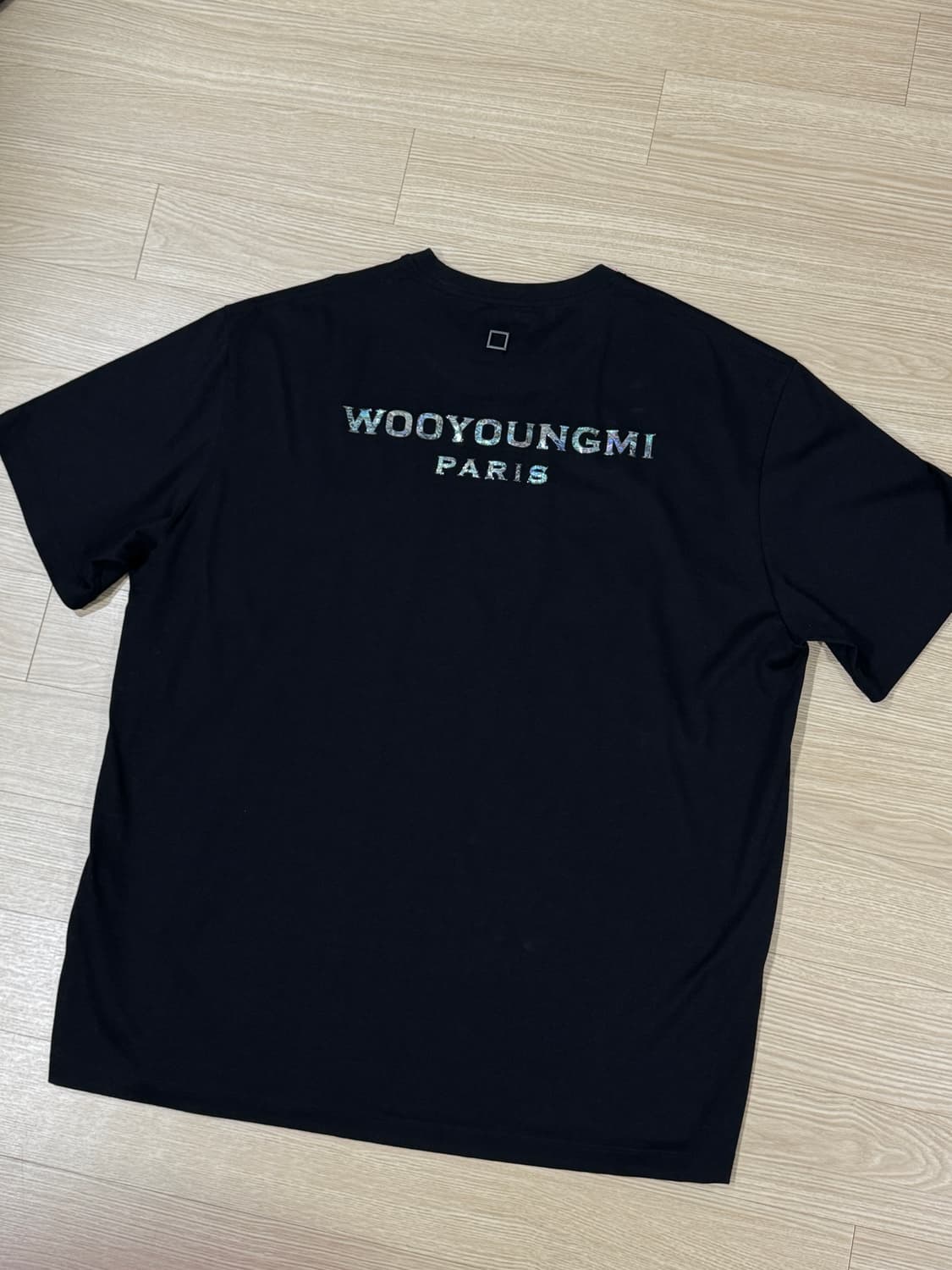 [52] 우영미 25SS 자개 백로고 반팔 티셔츠 블랙 상품이미지1