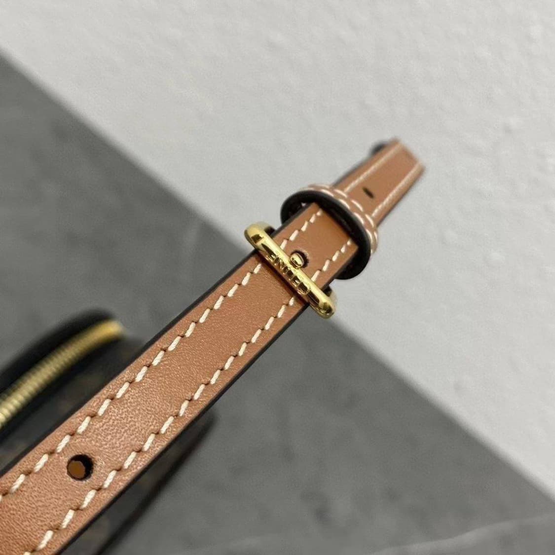 셀린느(Celine) 하프 문 케이스(Half Moon Case) 상품이미지7