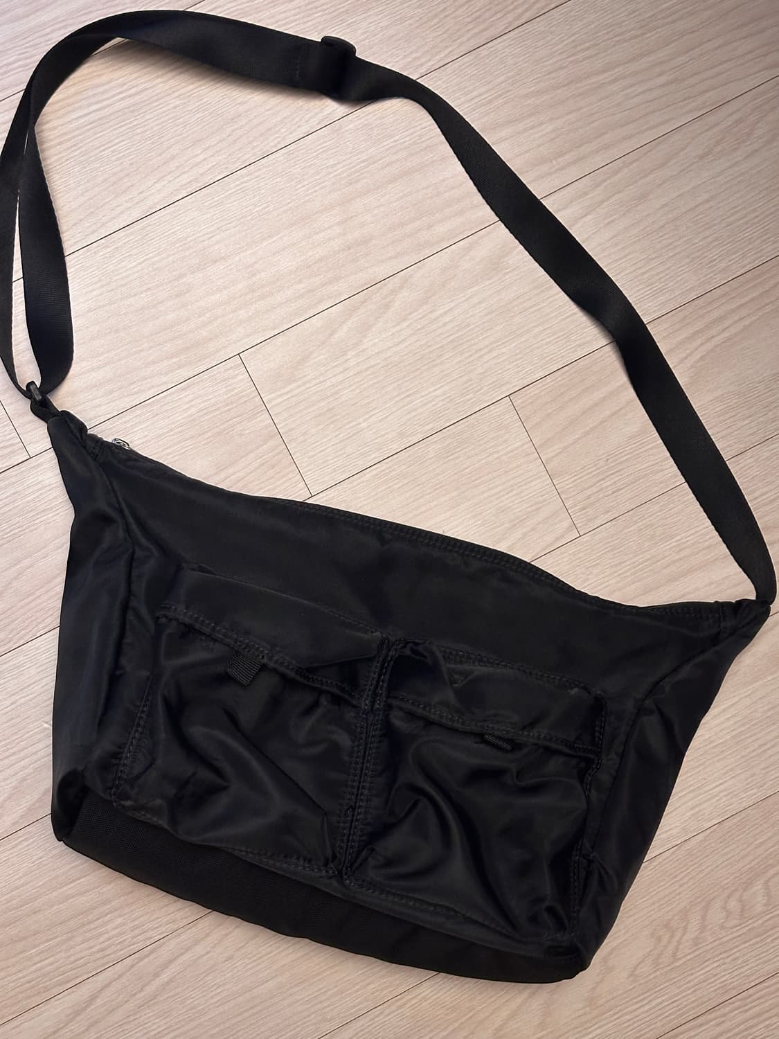 비갠디 씨티 트래블러 크로스백 블랙 상품이미지3