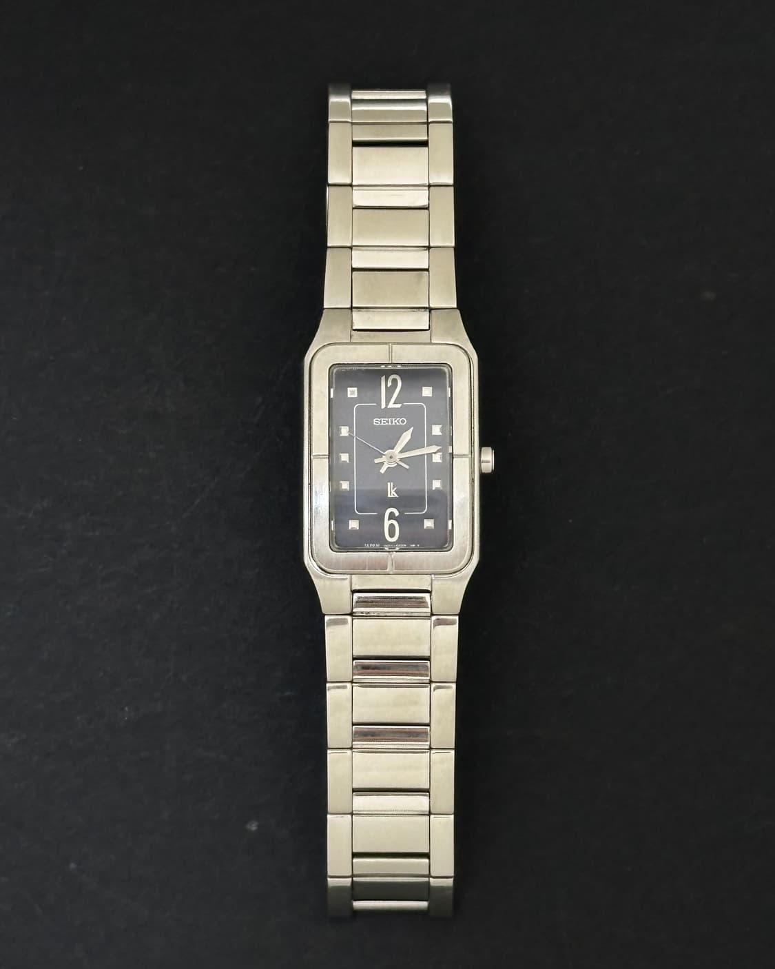 세이코 루키아 렉탱귤러 네이비 쿼츠 시계 상품이미지2