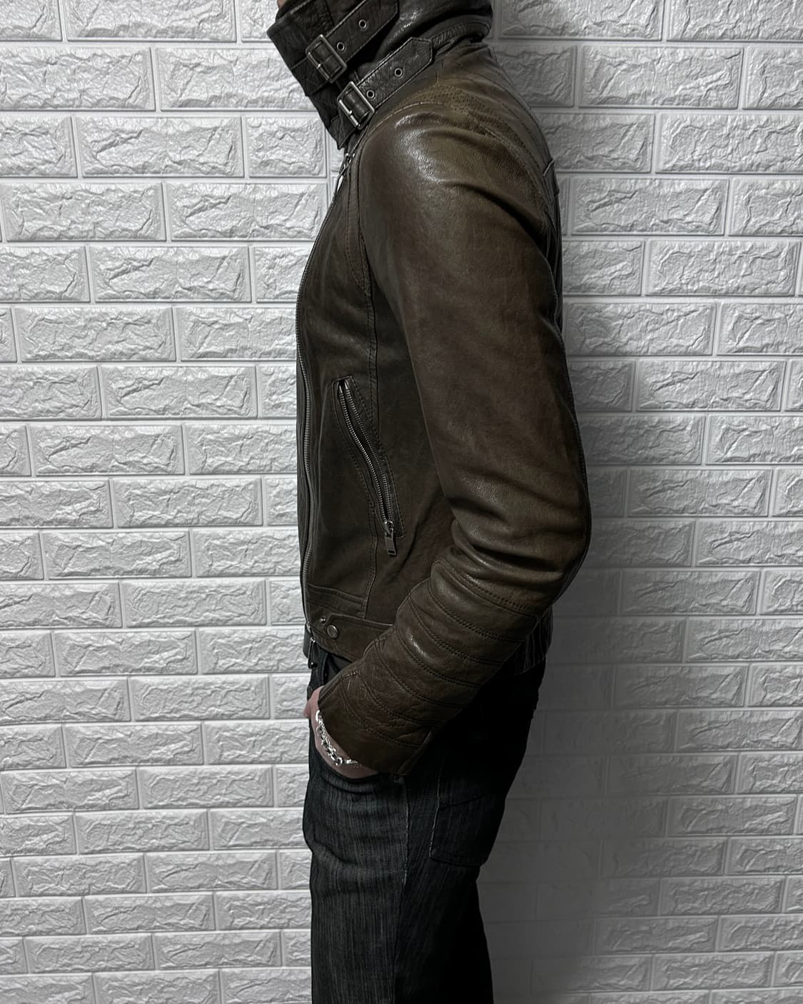 Maje 램스킨 사선 버클 하이넥 자켓 상품이미지4