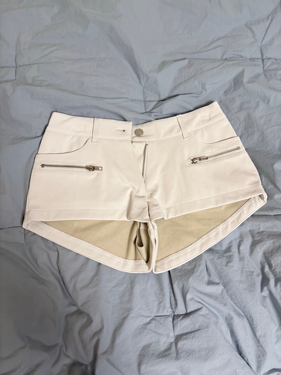 아드베스 가죽반바지 흰색 상품이미지1