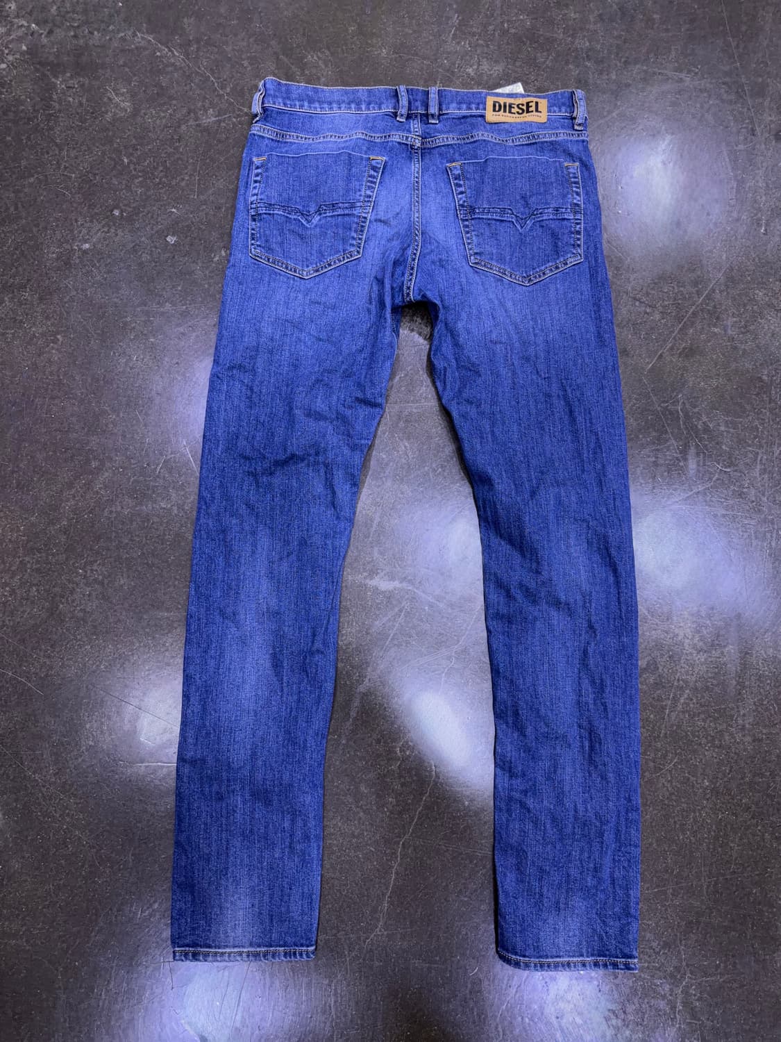 디젤 테파르 슬림 캐롯핏 빈티지 워싱 데님팬츠 32 상품이미지2