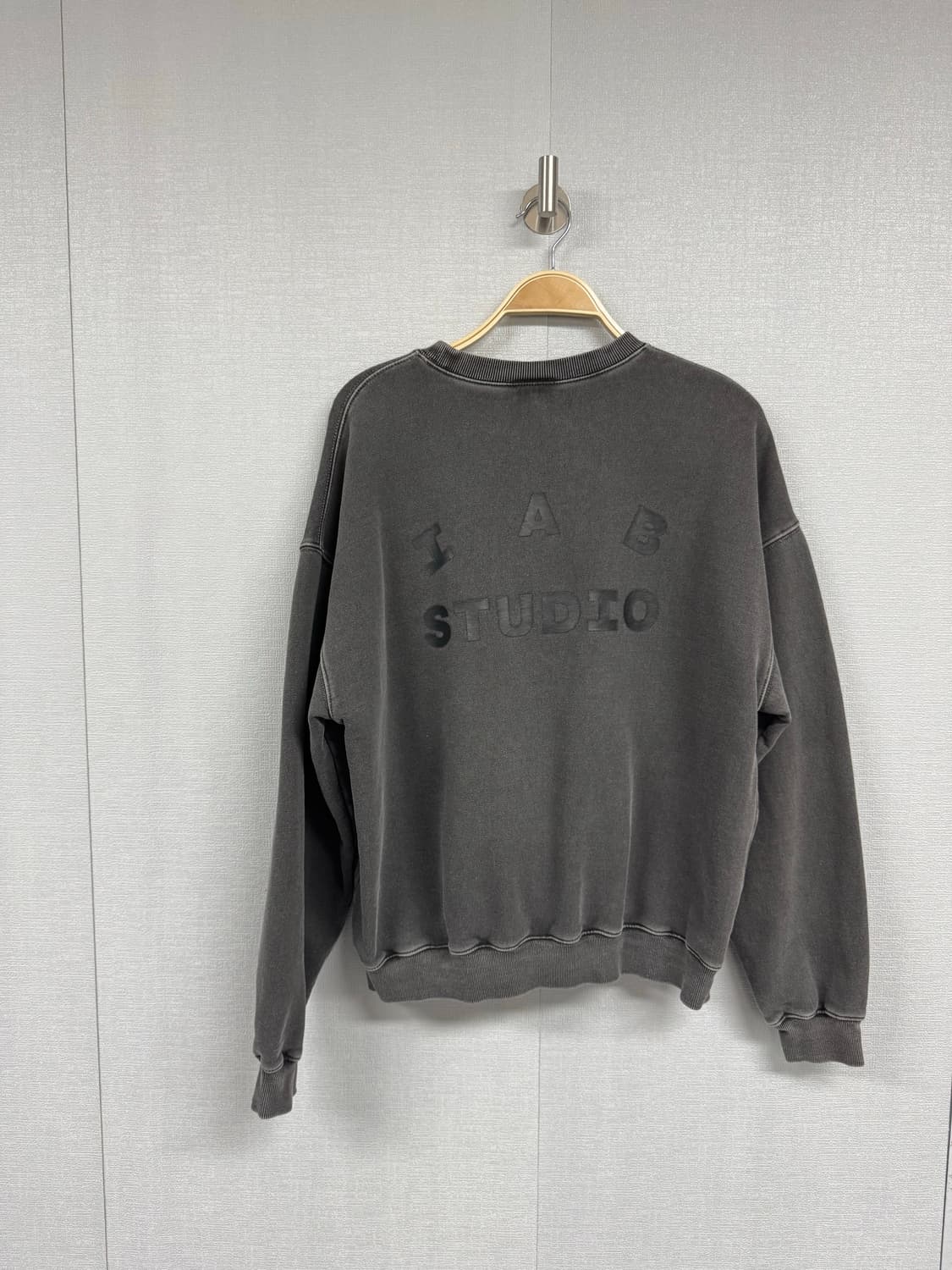 아이앱 스튜디오 피그먼트 스웨트 맨투맨 상품이미지4