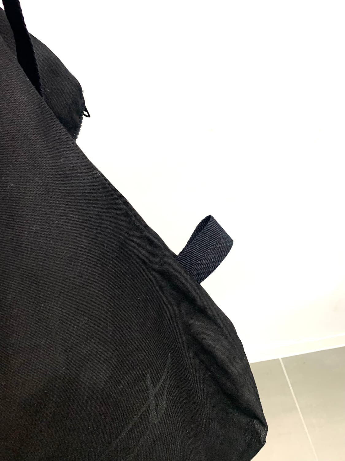 Signature Logo Drape Shoulder Bag 상품이미지4