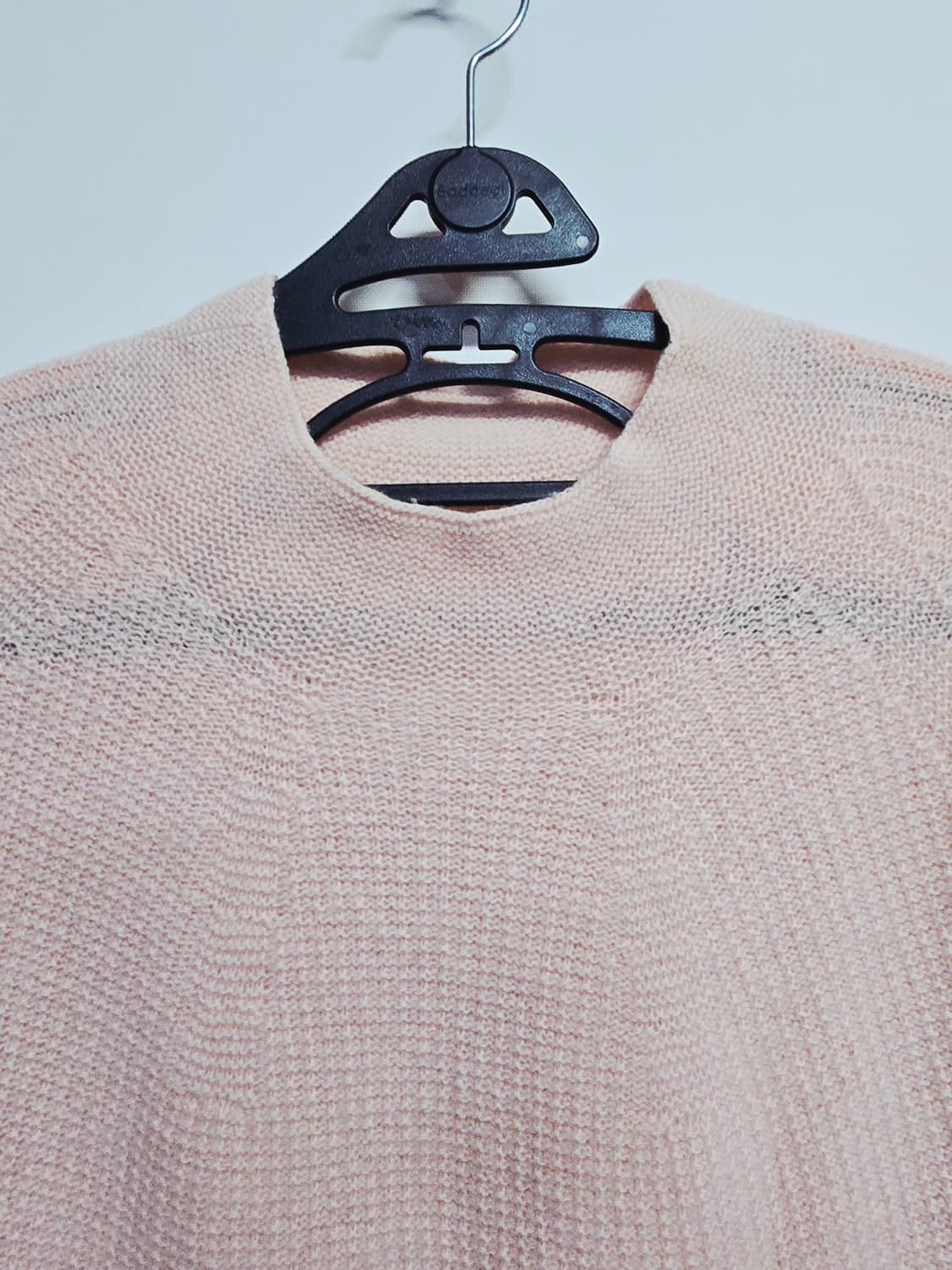 더아이잗 핑크색 모100%니트 스웨터 상품이미지2