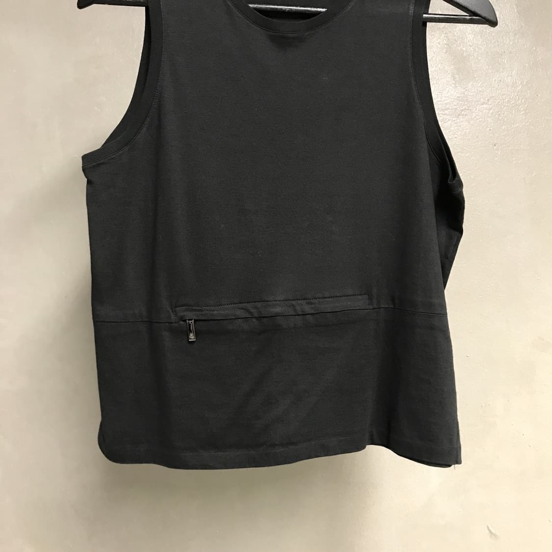 구찌 블랙 슬리브리스 42(W) 상품이미지3