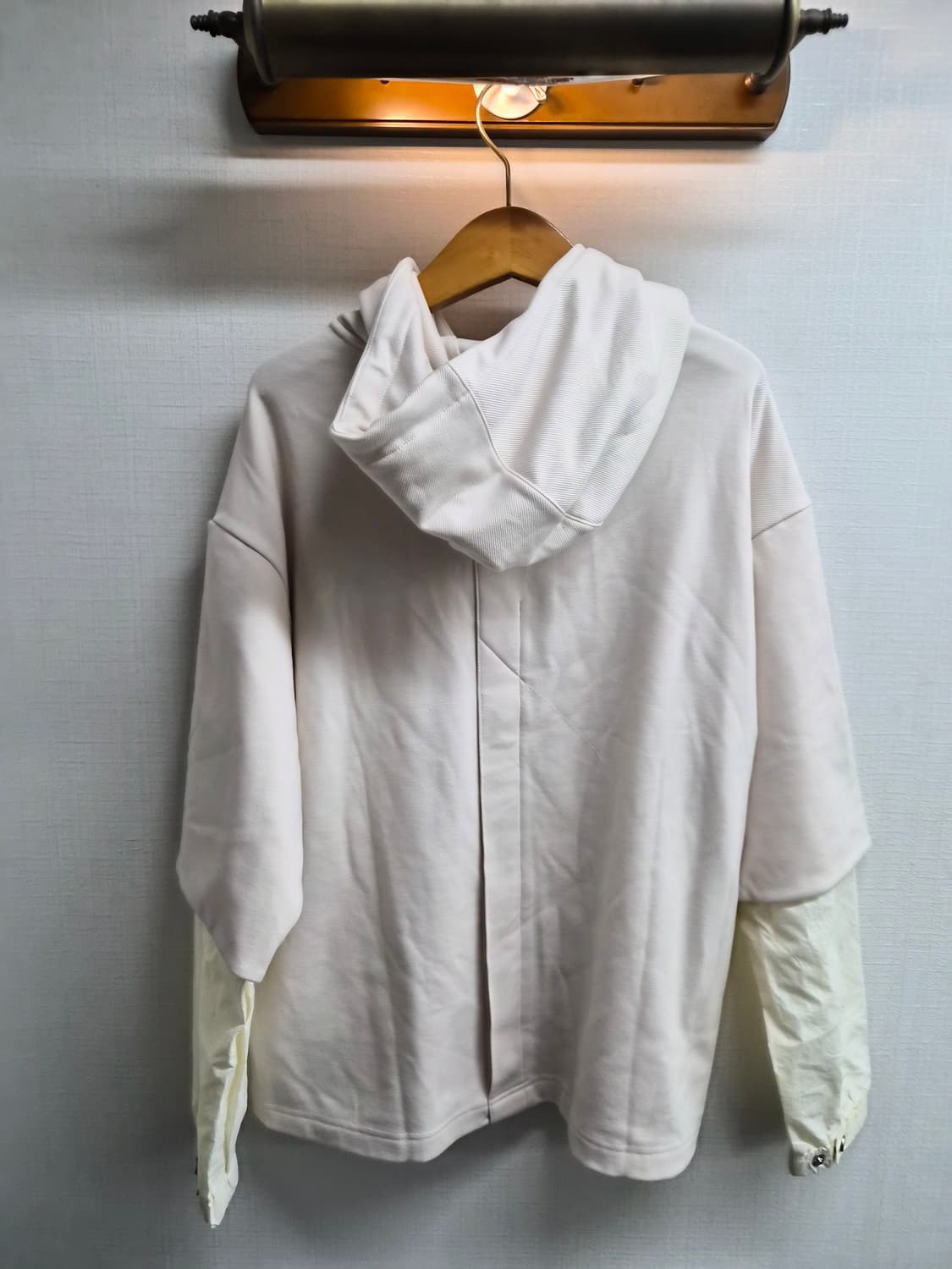 105) 지오송지오 레이어드 후드 티셔츠 크림컬러 팝니다 상품이미지2