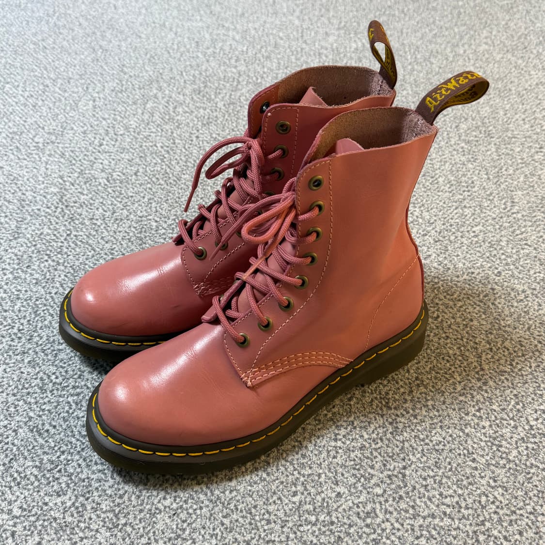 닥터마틴 파스칼 8홀 부츠 240 상품이미지1