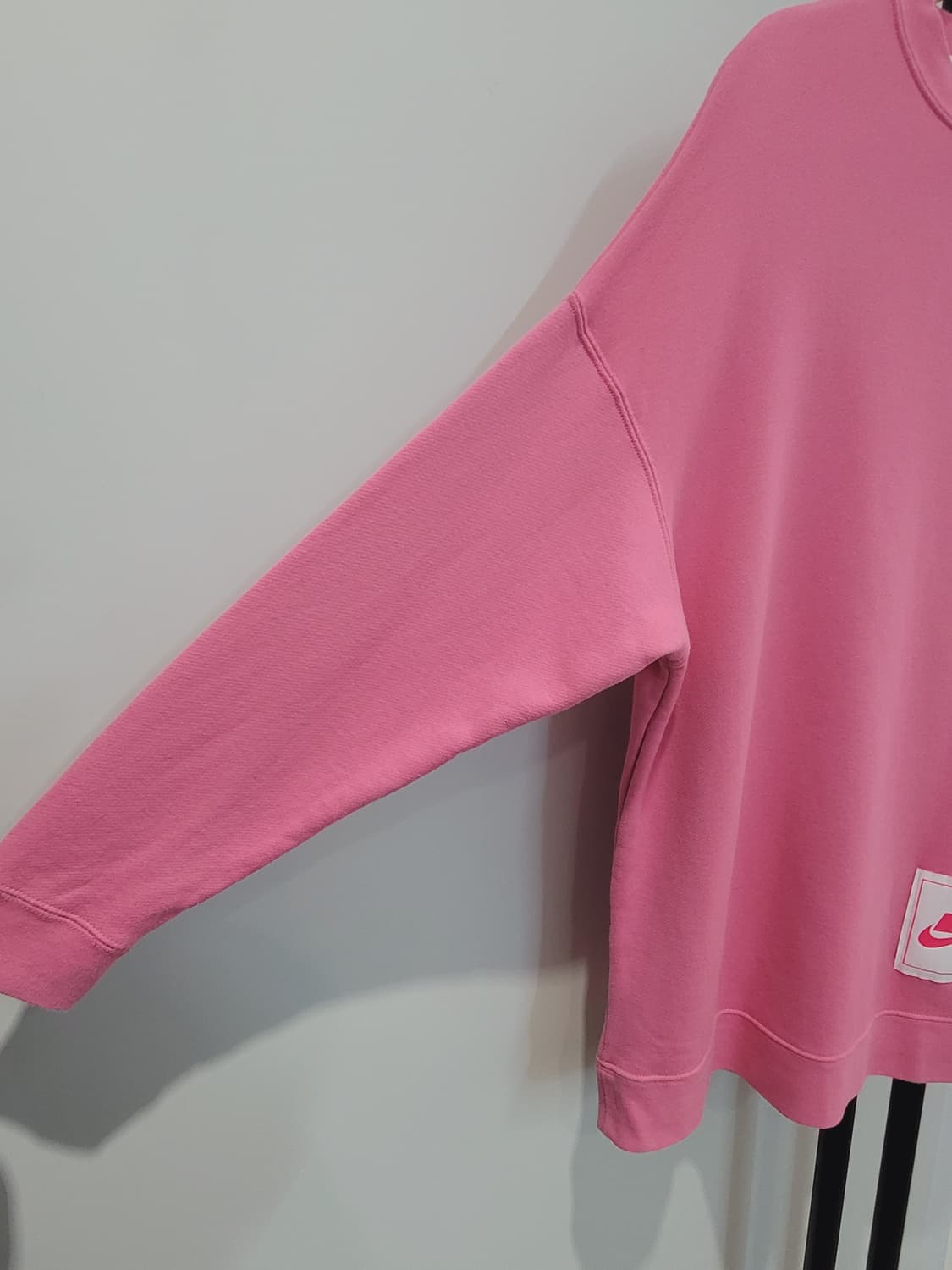 나이키 NSW FLC 오버사이즈 크루핑크 맨투맨 상품이미지6