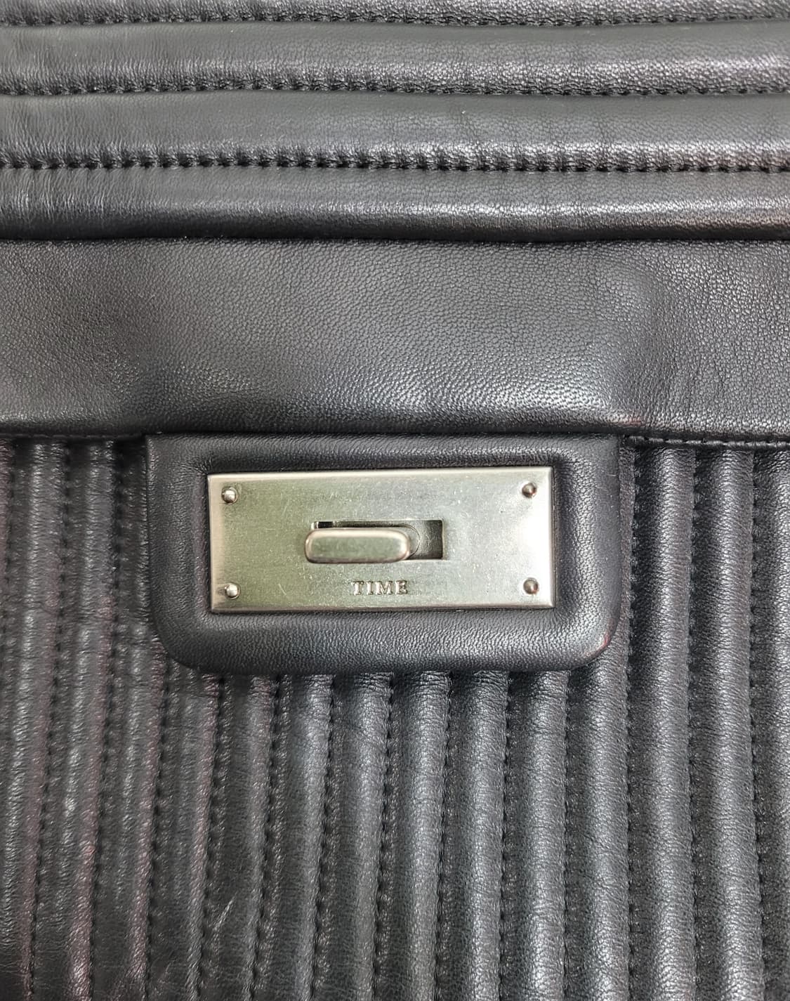 TIME 타임 마틀라쎄 퀼팅 램스킨 체인 숄드백 / 양가죽 블랙
 상품이미지7